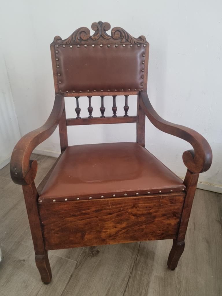 Antieke houten po stoel met leren bekleding en opbergruimte, Antiek en Kunst, Ophalen of Verzenden