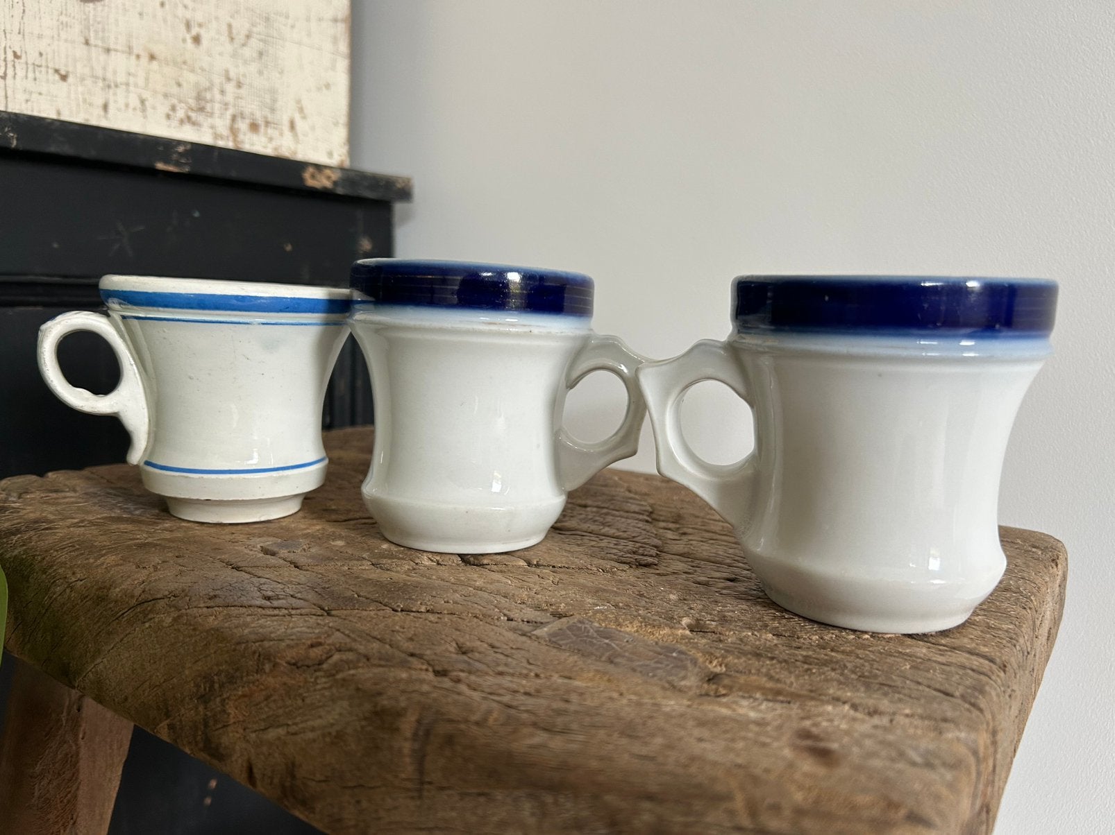 Drie Franse bistro kopjes blauw / wit, Antiek en Kunst, Verzenden