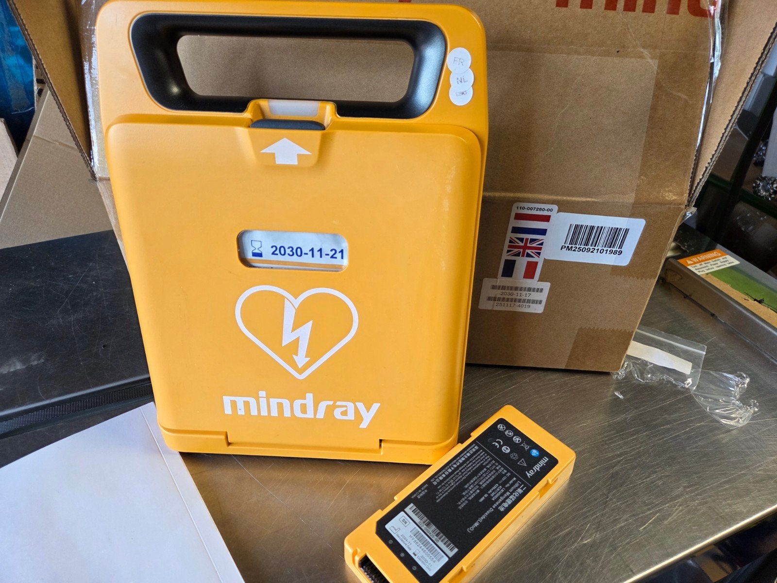 mindray C1a AED defibrillator NL/ENG/FR, Overige typen, Ophalen of Verzenden, Zo goed als nieuw, AED