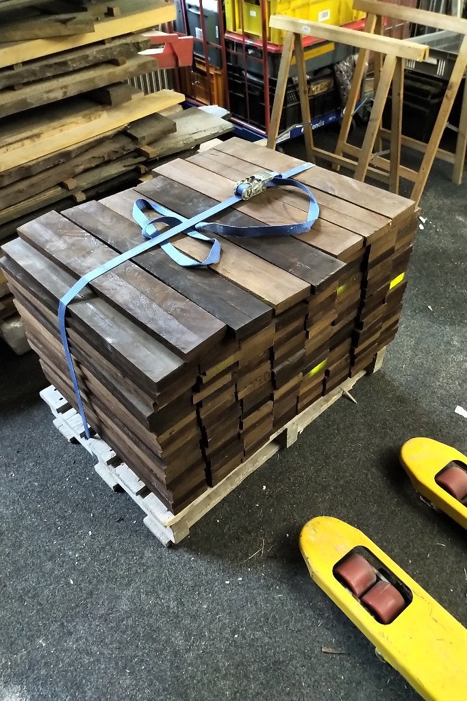 Restpartij wenge hout, Doe-het-zelf en Verbouw, Ophalen, Nieuw, Hout, 20 tot 50 mm