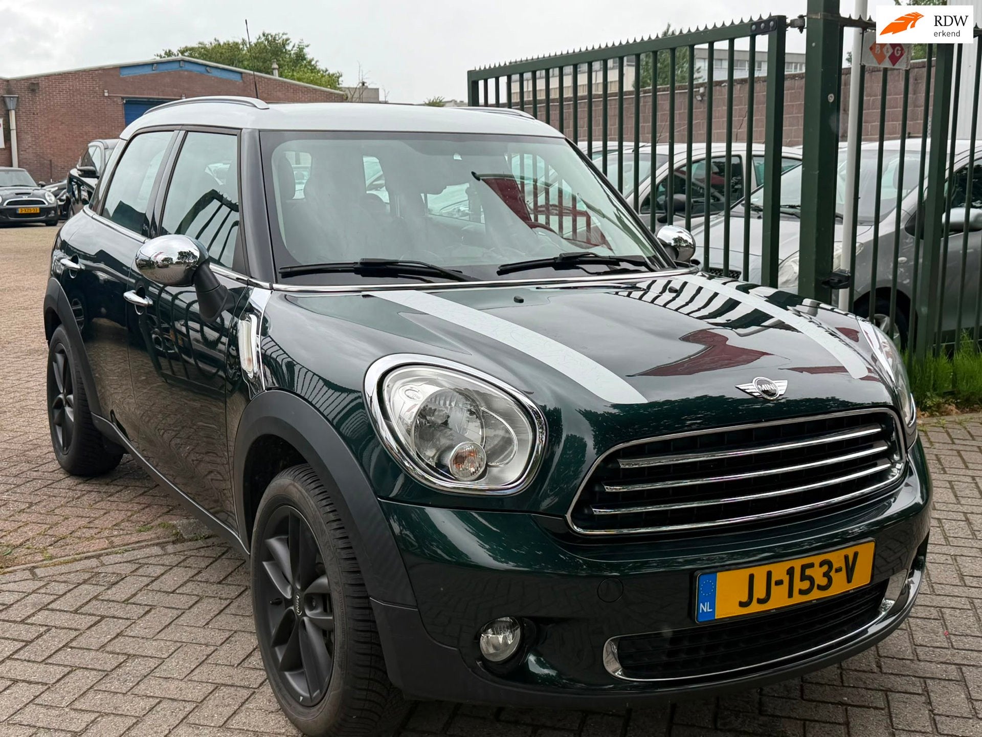 Mini Countryman 1.6 Cooper Pepper Zeer netjes airco elektris, Auto's, Voorwielaandrijving, Euro 5, 15 km/l, Gebruikt
