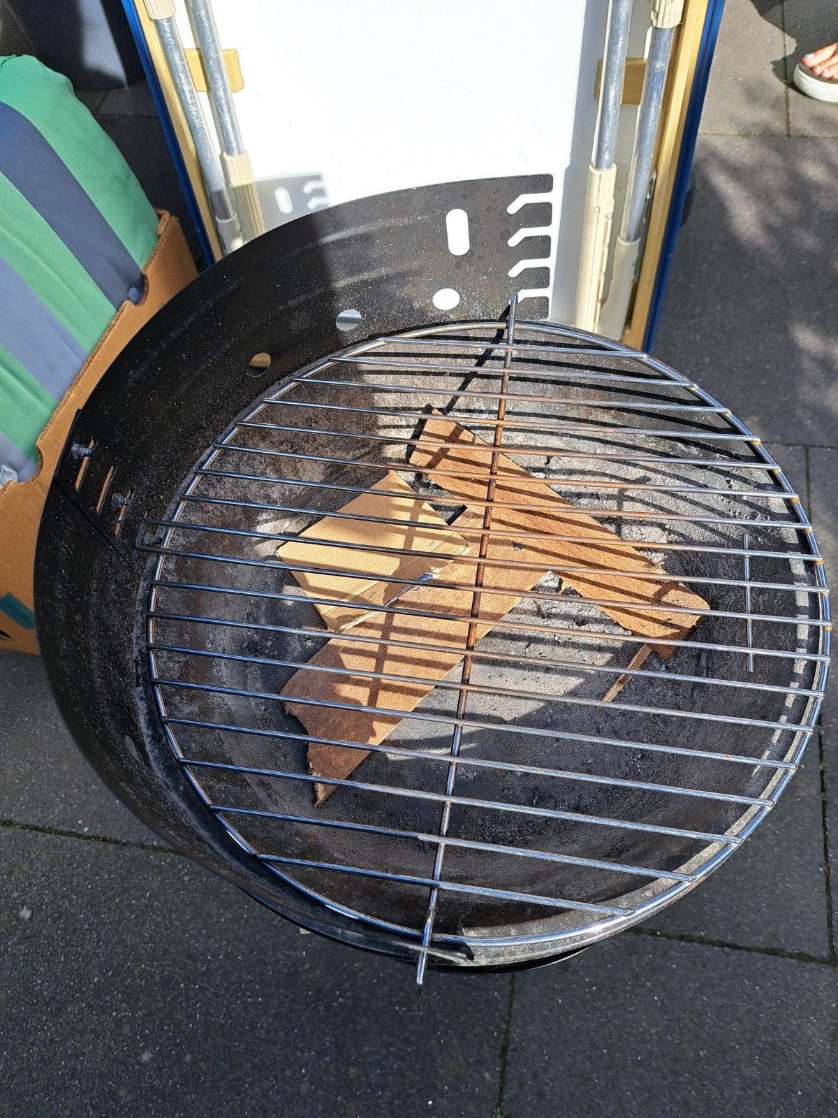 barbecue houtskool, Ophalen, Zo goed als nieuw