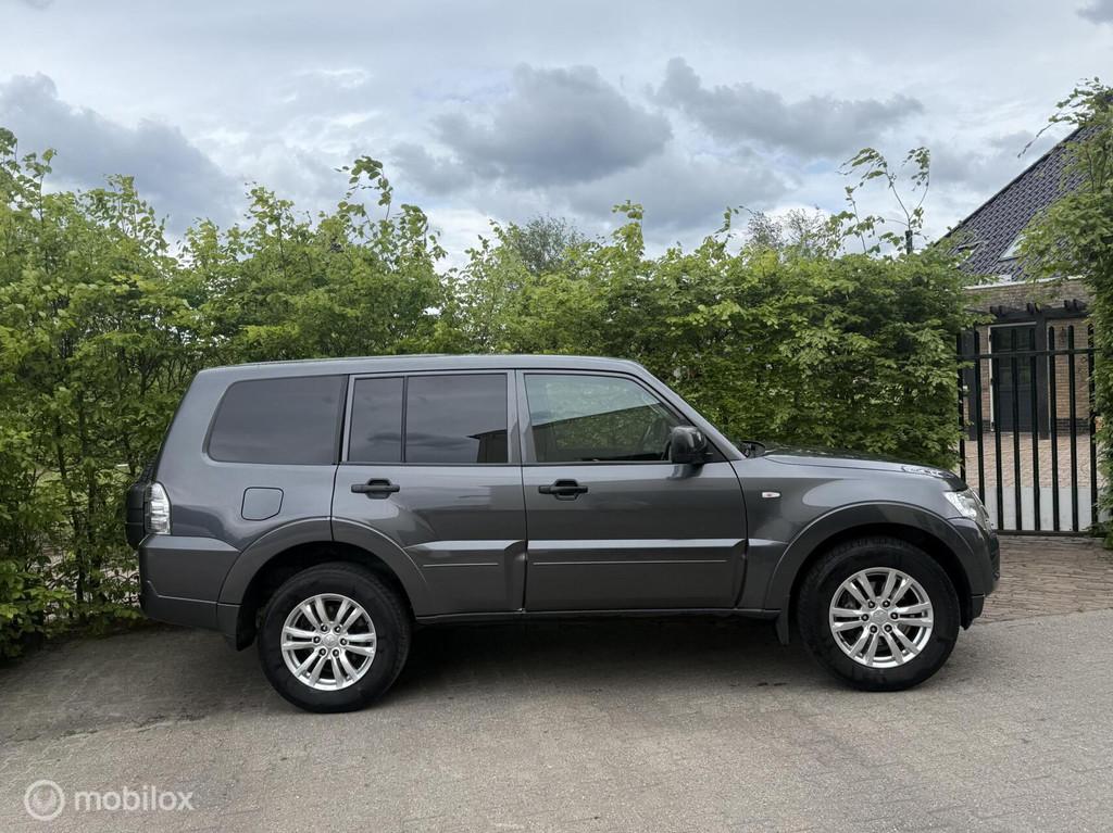 Mitsubishi Pajero 3.2 DI-D 5drs Grijs kenteken 107000KM! Ori, Automaat, Stof, Gebruikt, Bruin