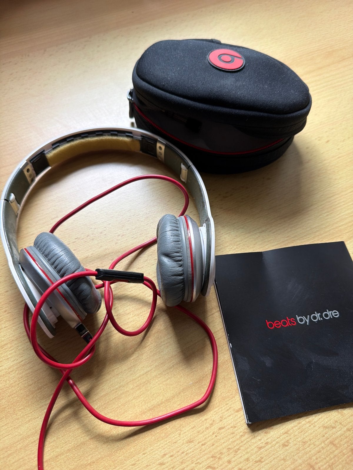 Beats by Dr. Dre Solo HD koptelefoon met etui en handleiding, Audio, Tv en Foto, Gebruikt, Beats, On-ear, Ophalen of Verzenden