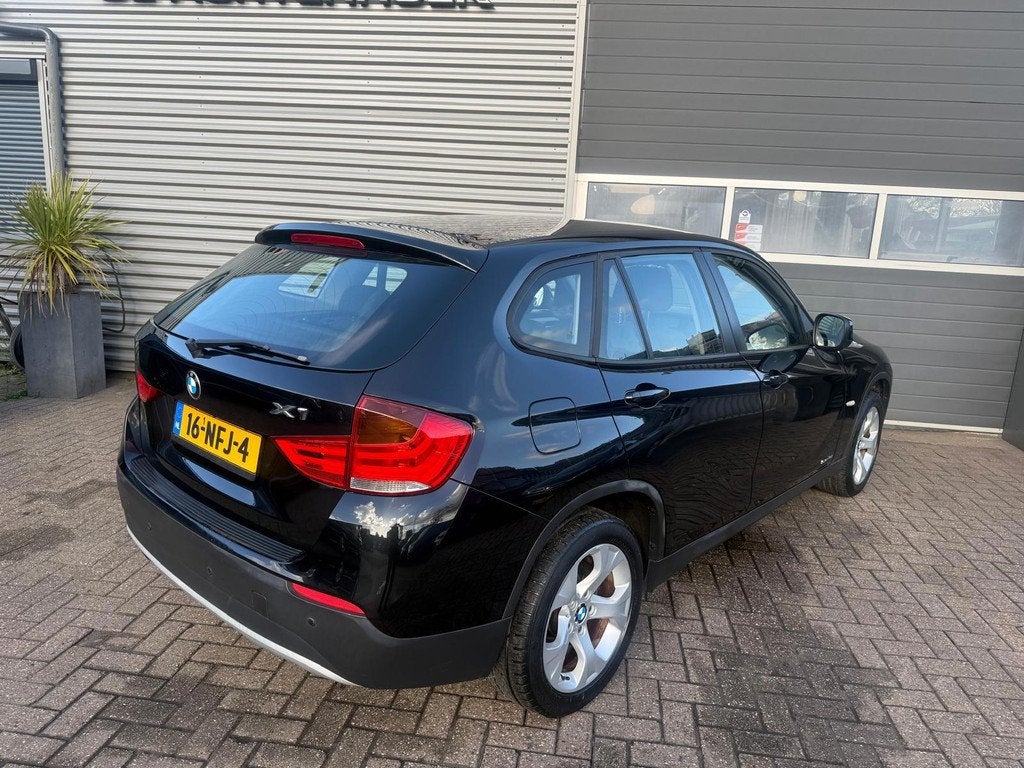 BMW X1 SDrive18i Airco | 5-Deurs!, X1, Euro 5, Zwart, 4 cilinders