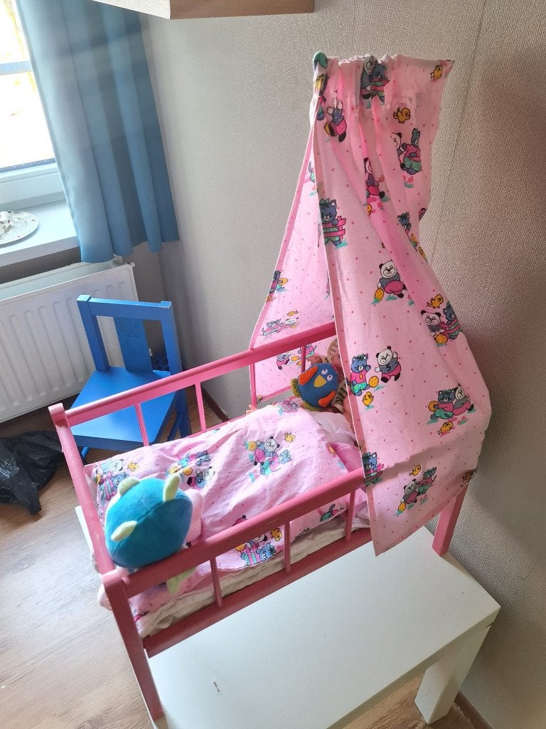 Poppenbedje met poppen en toebehoren, Ophalen, Gebruikt, Overige typen