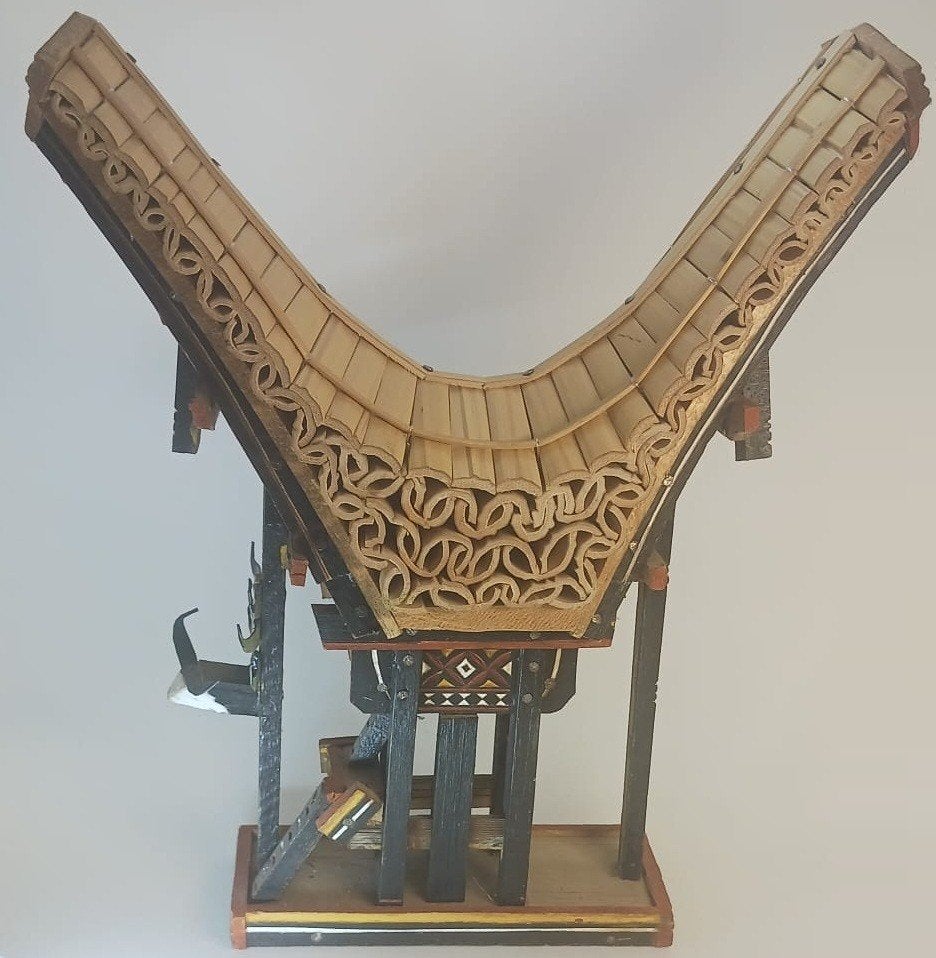Handgemaakte miniatuur Tongkonan Indonesië, Ophalen of Verzenden