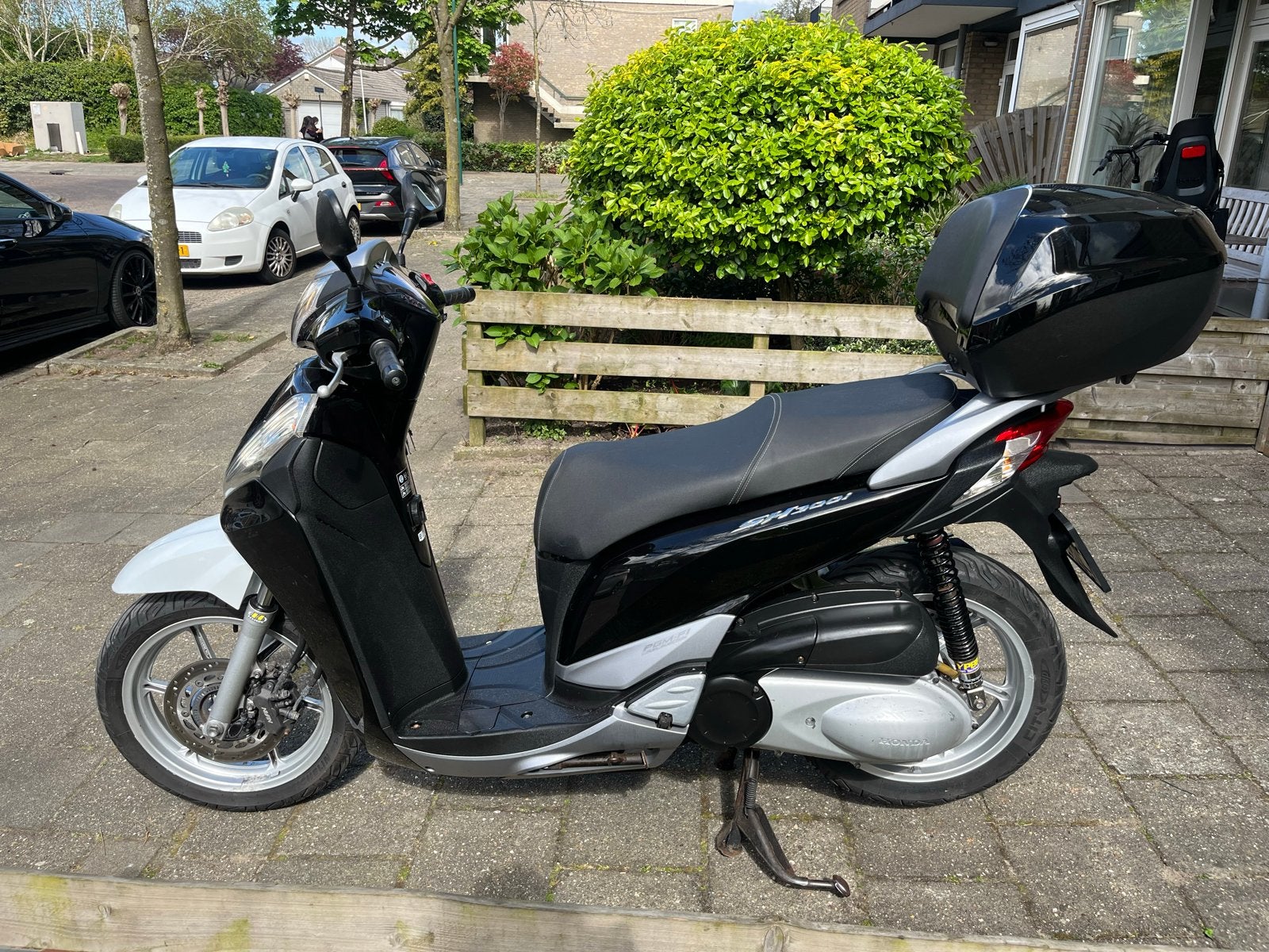 Honda SH300i Scooter - Zwart met topkoffer, Fietsen en Brommers, Brommeronderdelen | Snorfietsen, Ophalen, Gebruikt, Overige typen
