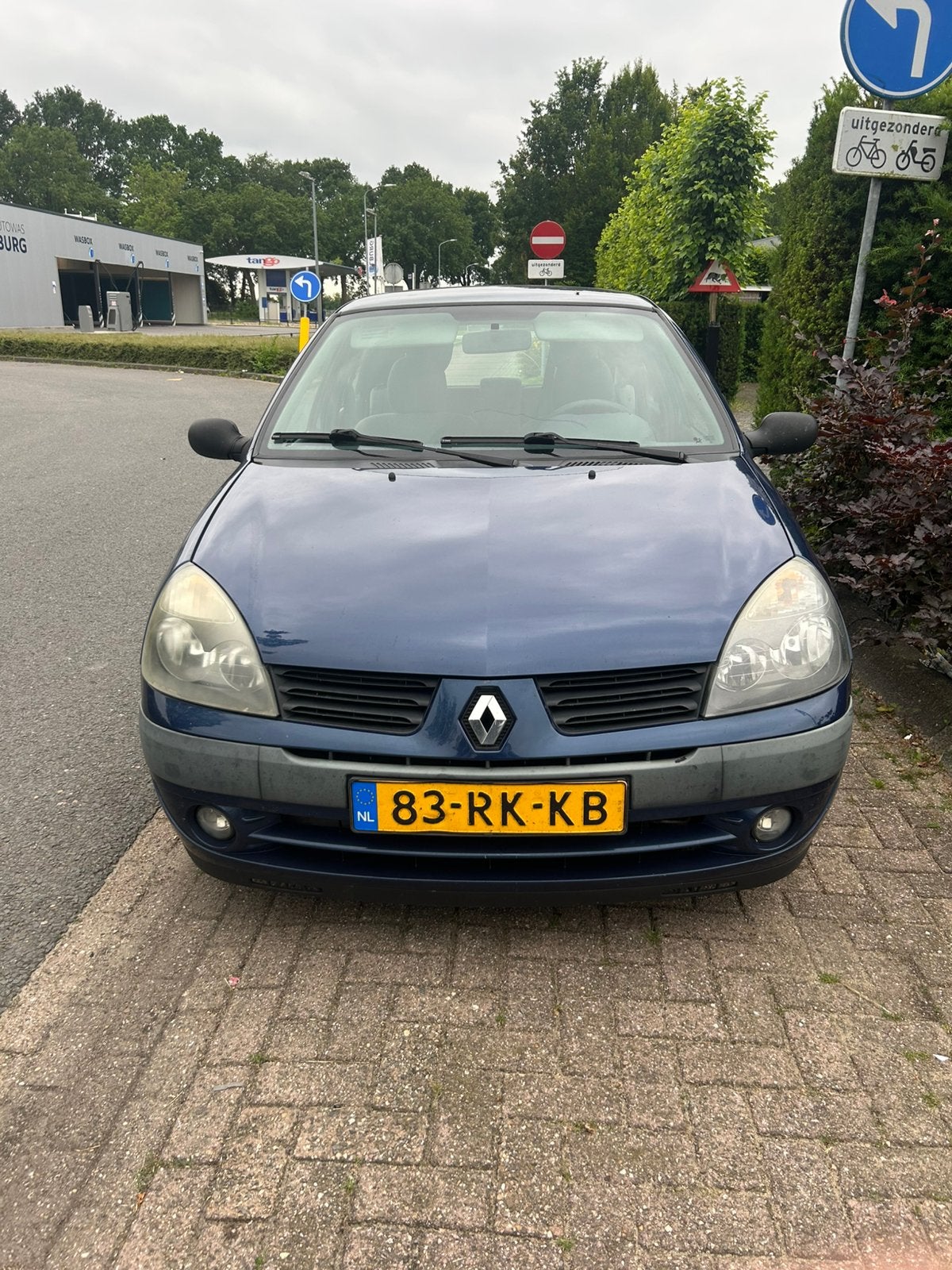 Renault Clio 1.4 16V Autbas E3 2005 Blauw, Auto's, Voorwielaandrijving, 40 €/maand, 4 cilinders, Blauw