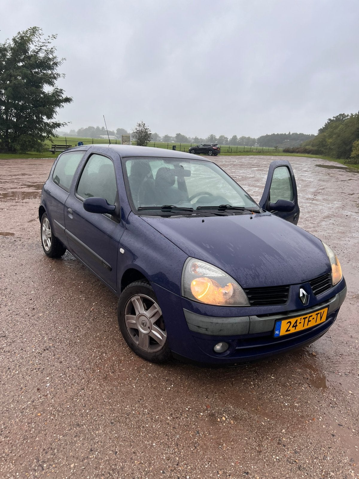 Renault clio 1216v Campus, Auto's, Voorwielaandrijving, 4 cilinders, 68 pk, Origineel Nederlands