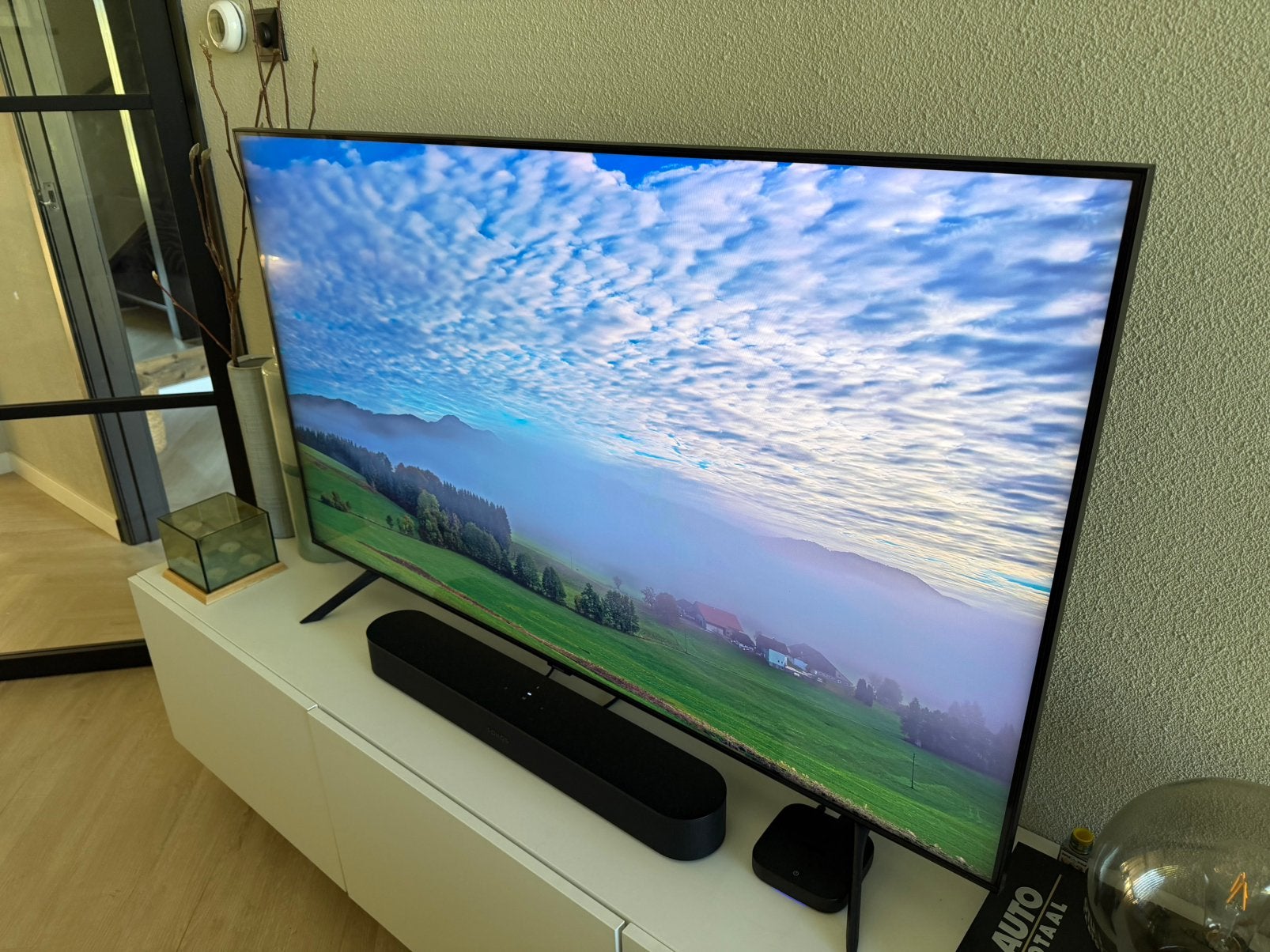 Foto 3 van Samsung QLED 55Q60T 55 inch – 4K Smart TV – Zeer nette staat