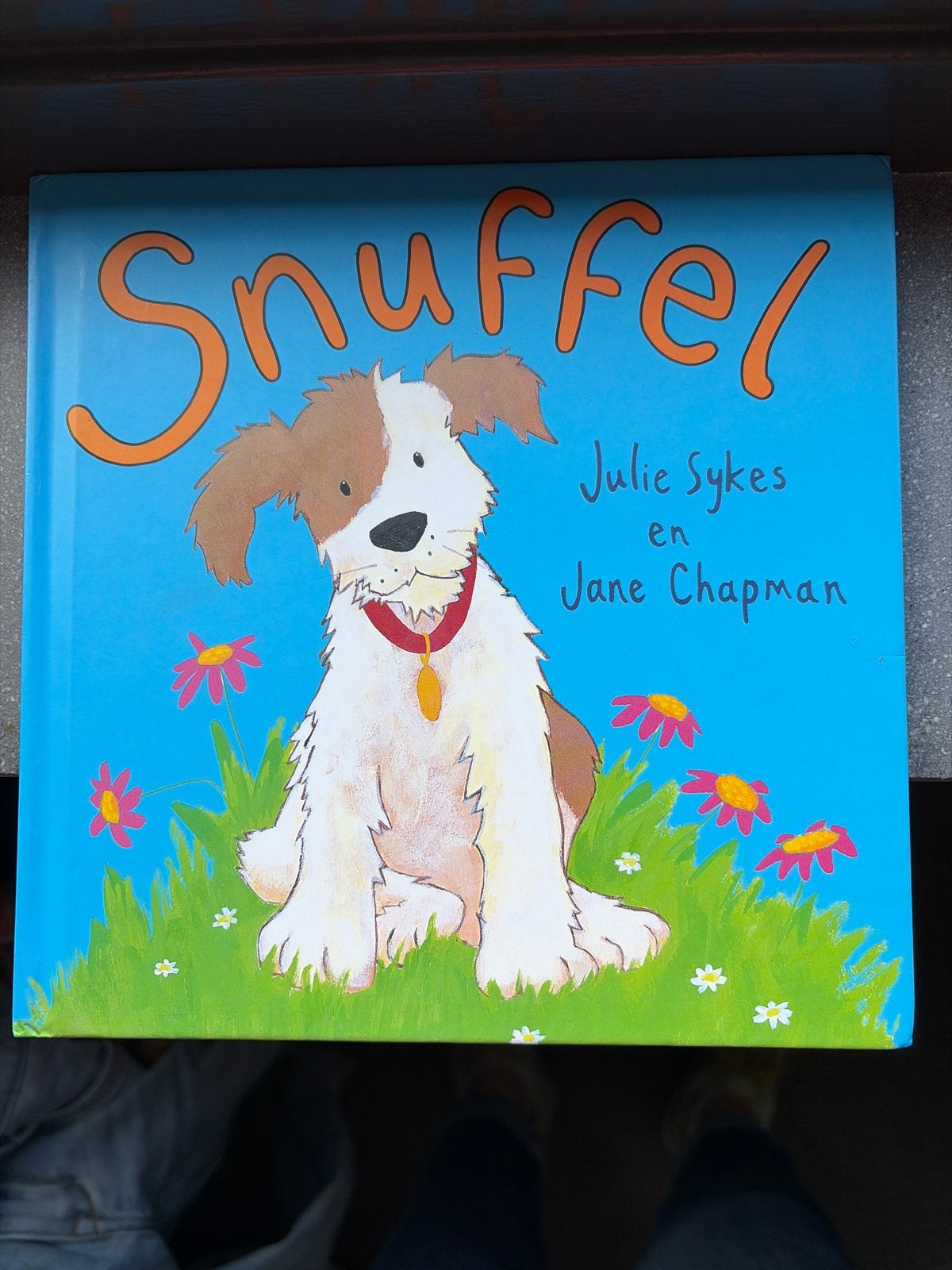 Snuffel: Een hartverwarmend prentenboek over vriendschap, Boeken, Fictie algemeen, Jongen of Meisje, Ophalen of Verzenden, Zo goed als nieuw