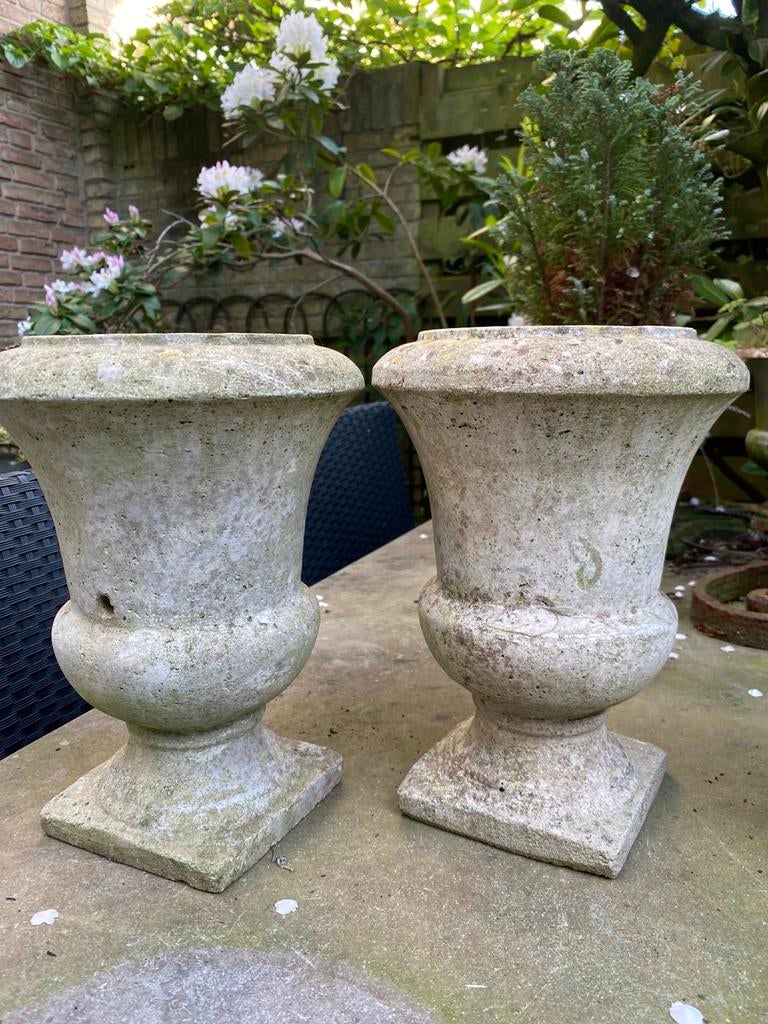2 tuinvazen / bloempotten van beton (gereserveerd), Ophalen of Verzenden, Gebruikt