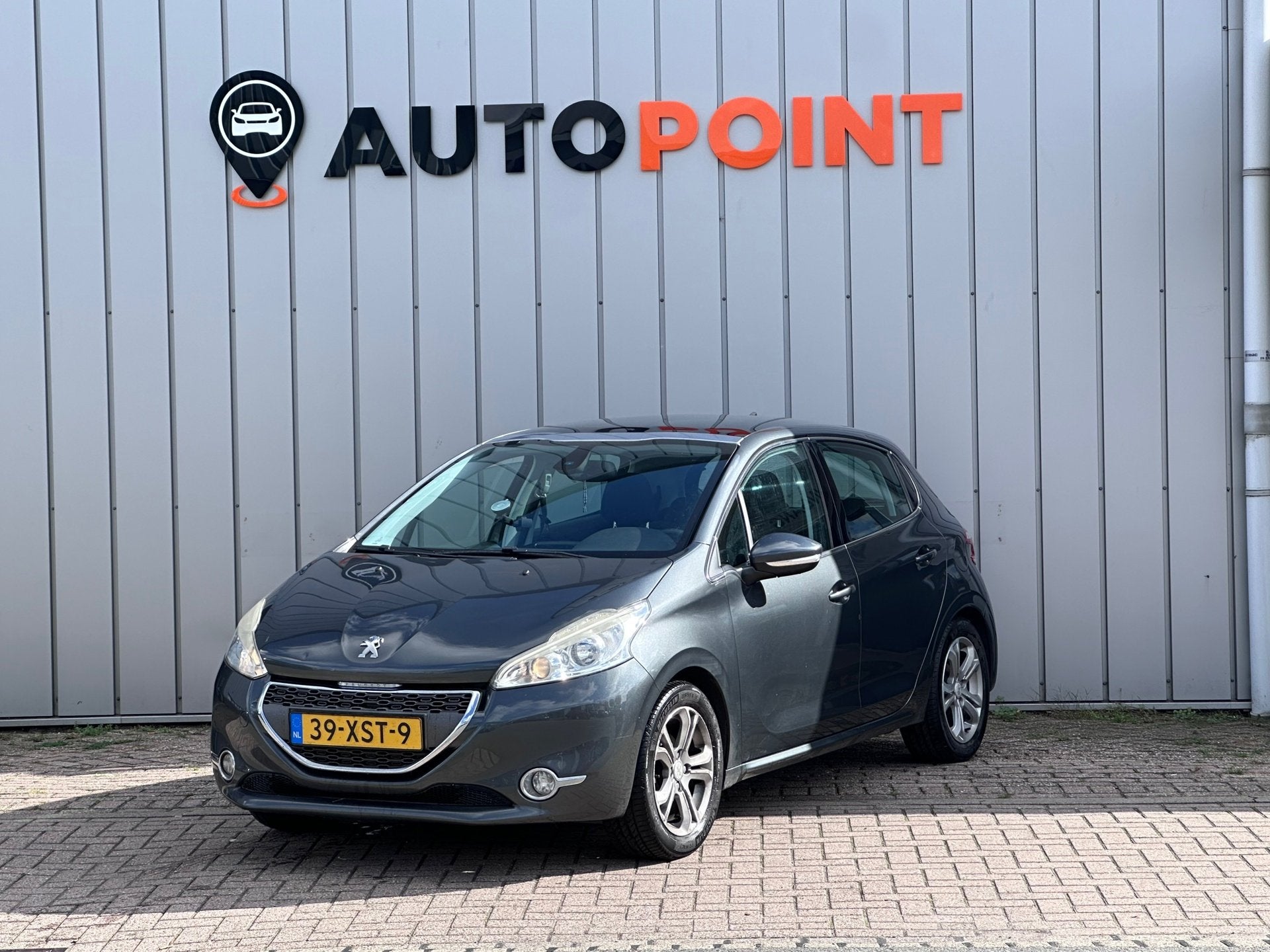Peugeot 208 1.2 VTi Allure PANO, Auto's, Voorwielaandrijving, Euro 5, Gebruikt, 31 €/maand