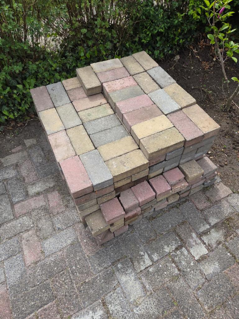 Gratis af te halen: betonklinkers / straatklinkers, Tuin en Terras, Tegels en Klinkers, Ophalen, Klinkers, 5 tot 10 m², Zo goed als nieuw