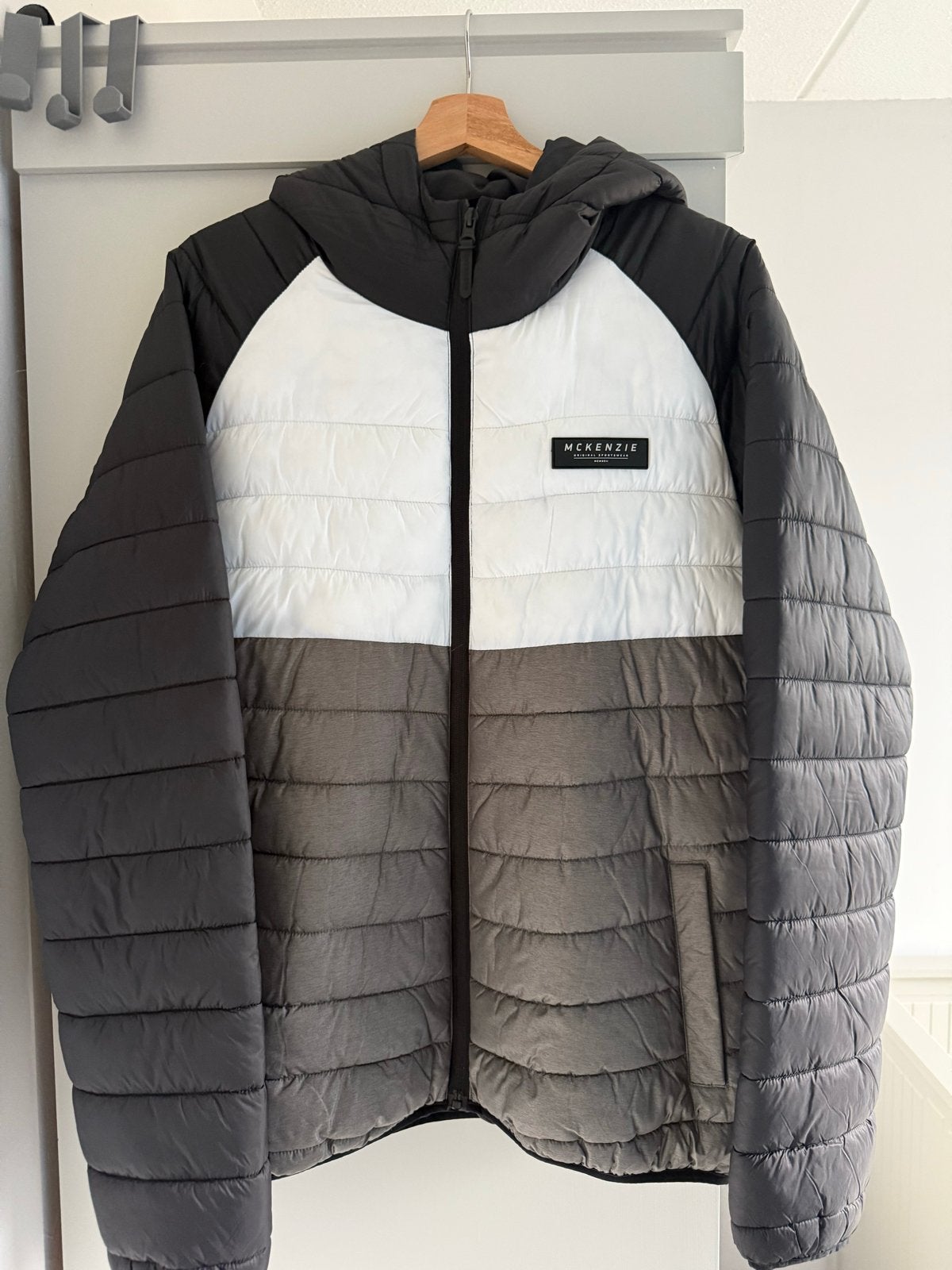 McKenzie jas, zo goed als nieuw, comfortabel en warm, Kleding | Heren, Ophalen of Verzenden, Zo goed als nieuw, Meerkleurig