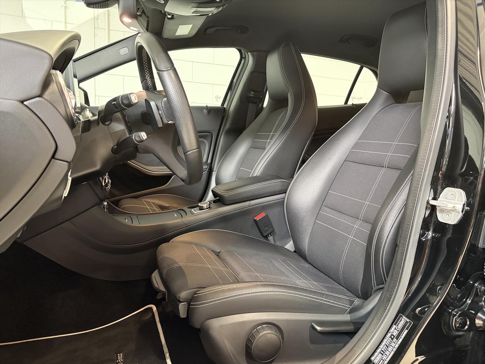 Mercedes GLA-Klasse 180 122pk 7G-DCT. Camera, Cruise, 24dkm!, Auto's, Gebruikt, 4 cilinders, 715 kg, Bi-Xenon koplampen