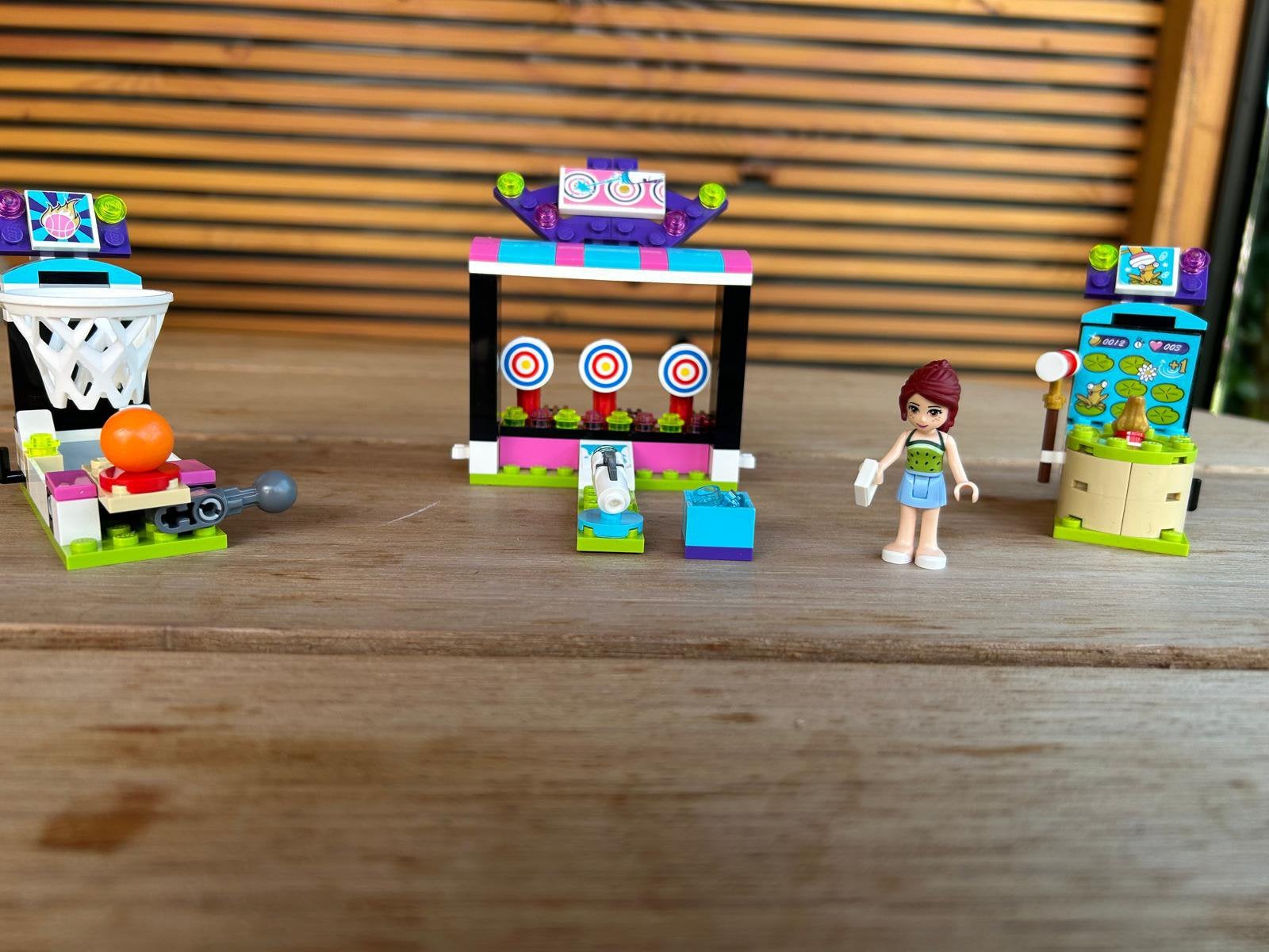 Lego friends attractie kraampjes, Ophalen, Zo goed als nieuw