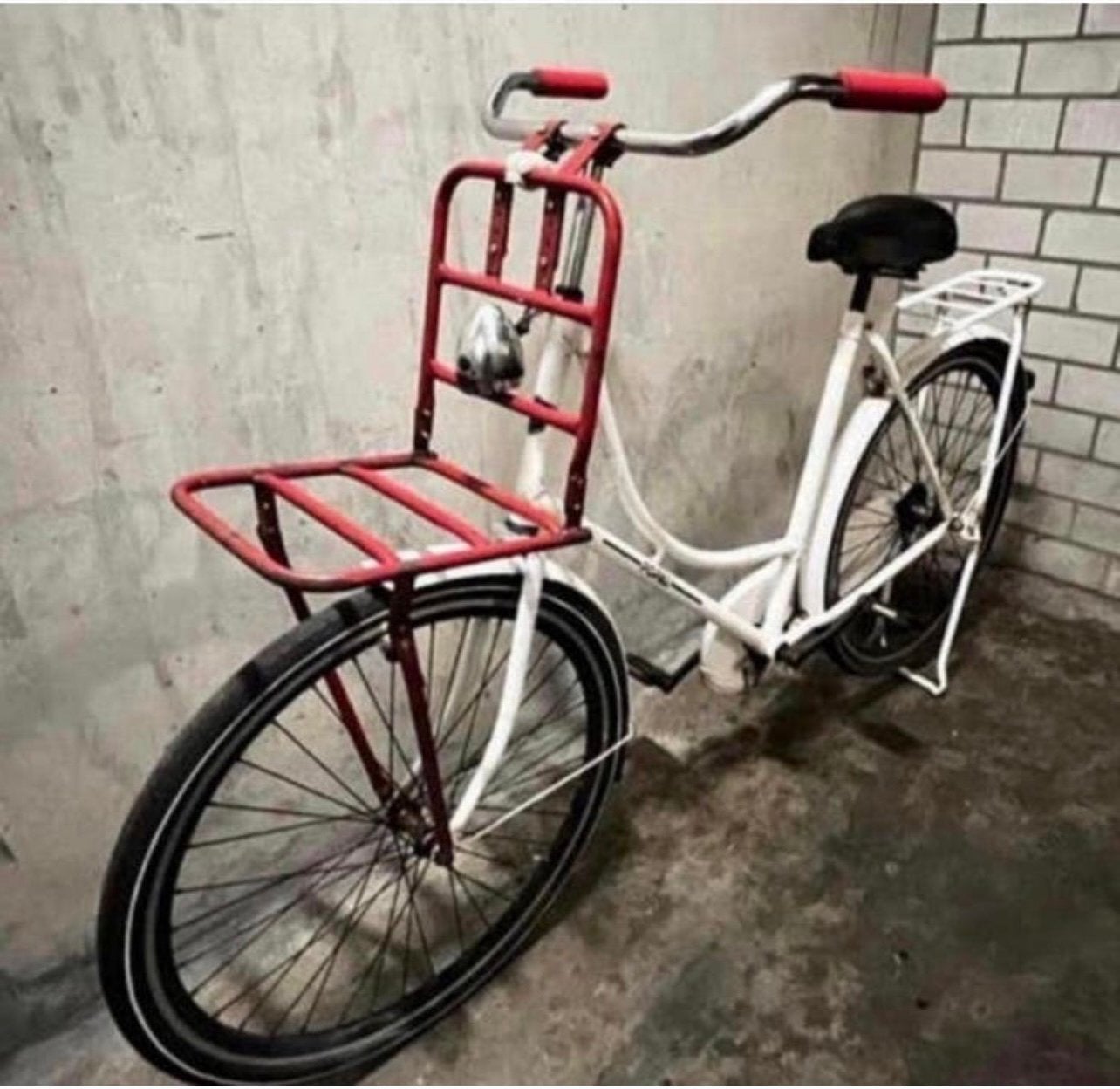 Dames Fiets, geen mankementen, OOSTPLEIN ROTTERDA, Fietsen en Brommers, Fietsen | Dames | Damesfietsen, Overige merken, Terugtraprem