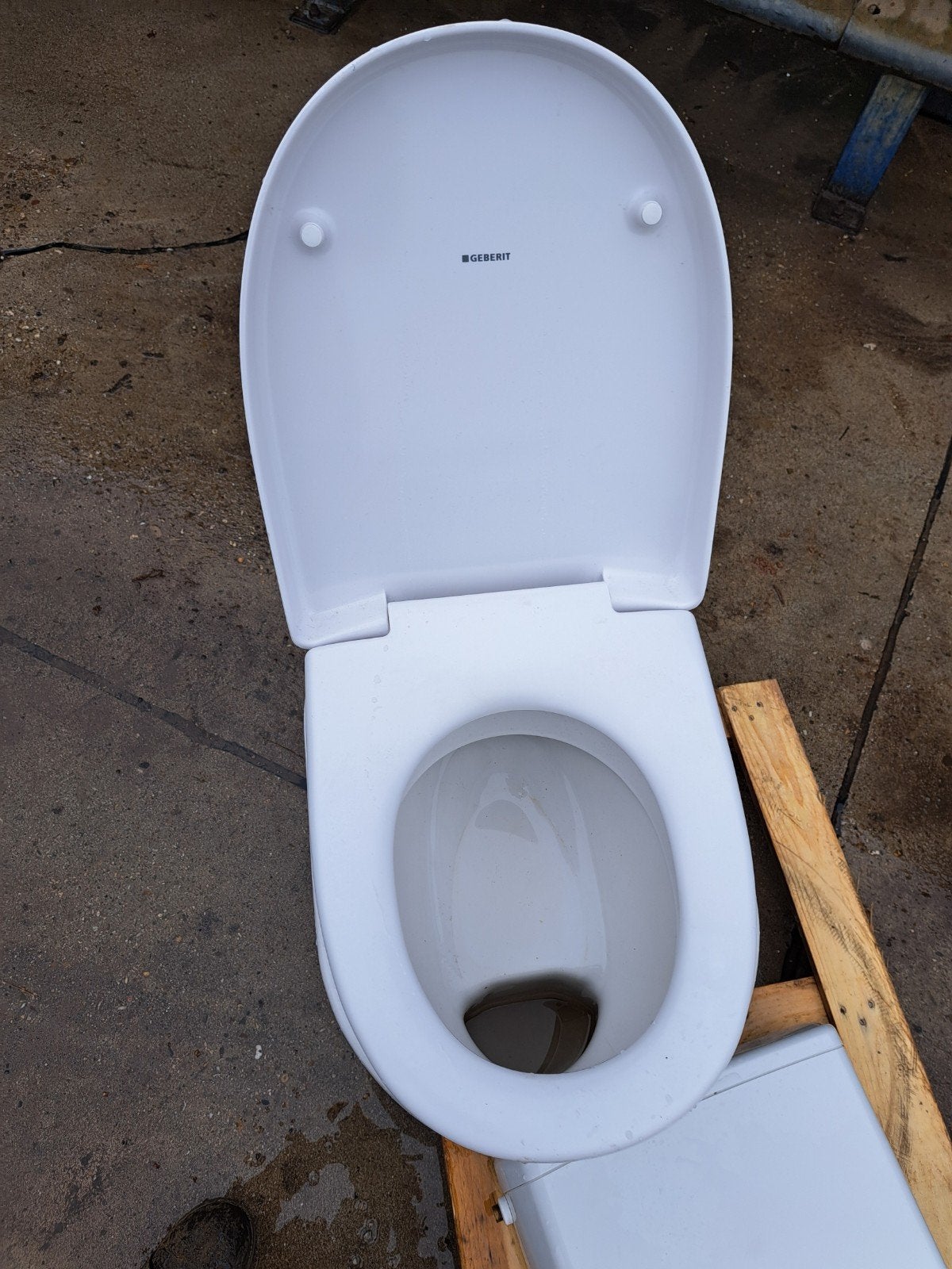 staande toilet compleet met stortbak., Ophalen, Toilet