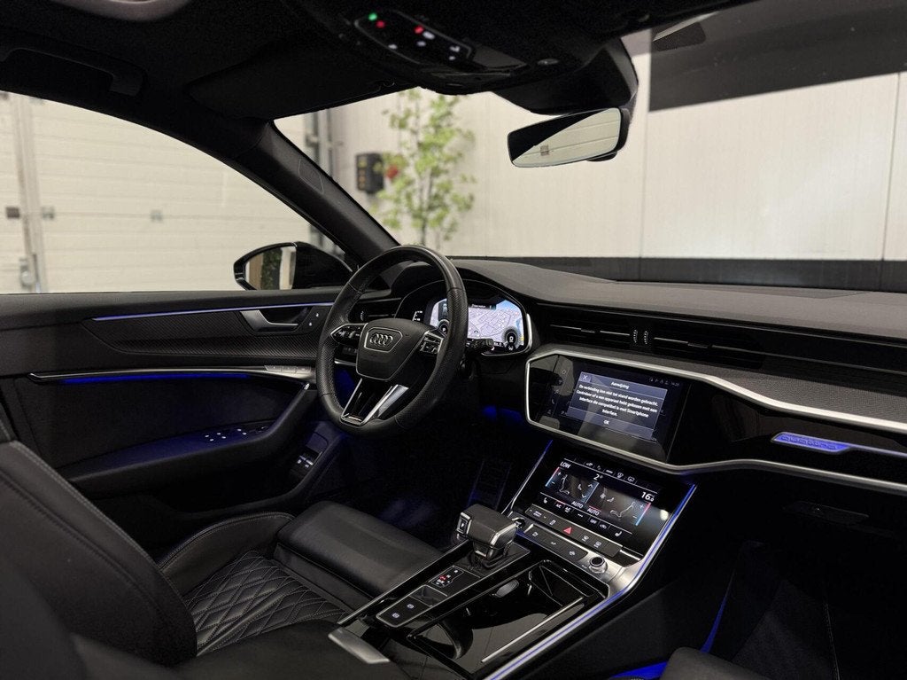 Audi A6 Avant 55 TFSIe|Competition|Pano|RS Zetels|HUD|Carbon, Auto's, Automaat, Gebruikt, 4 cilinders, Zwart