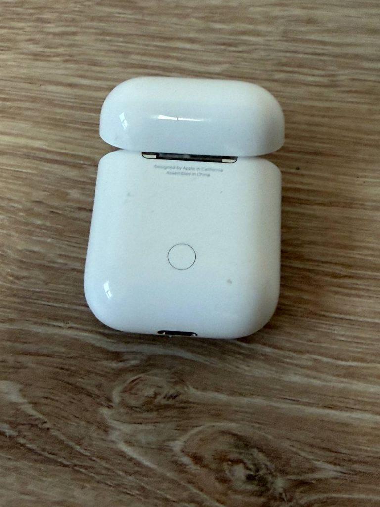 Originele Apple AirPods oplaadcase — losse case, Ophalen, Gebruikt, In gehoorgang (in-ear), Bluetooth