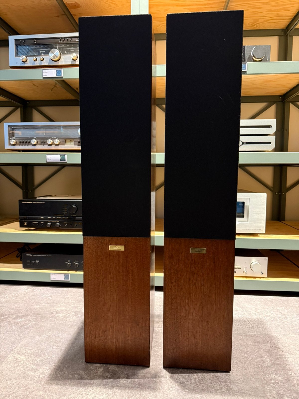 Etude Demeter, zeer muzikaal, nieuwstaat en garantie, Vloerstaande luidspreker, Contact@vintageaudiobreda.nl, 120 tot 150 watt