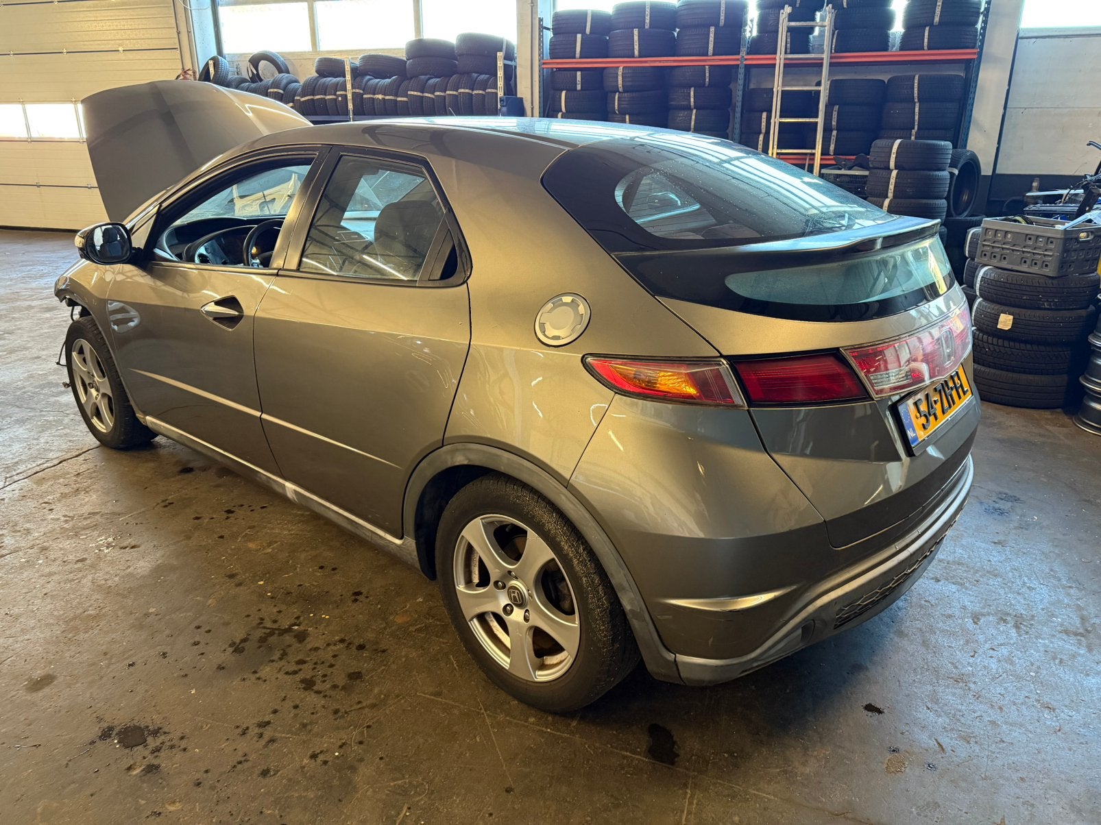 Honda Civic 1.4 I 5DR 2008 Grijs, Ophalen, Voor, Honda, Bumper