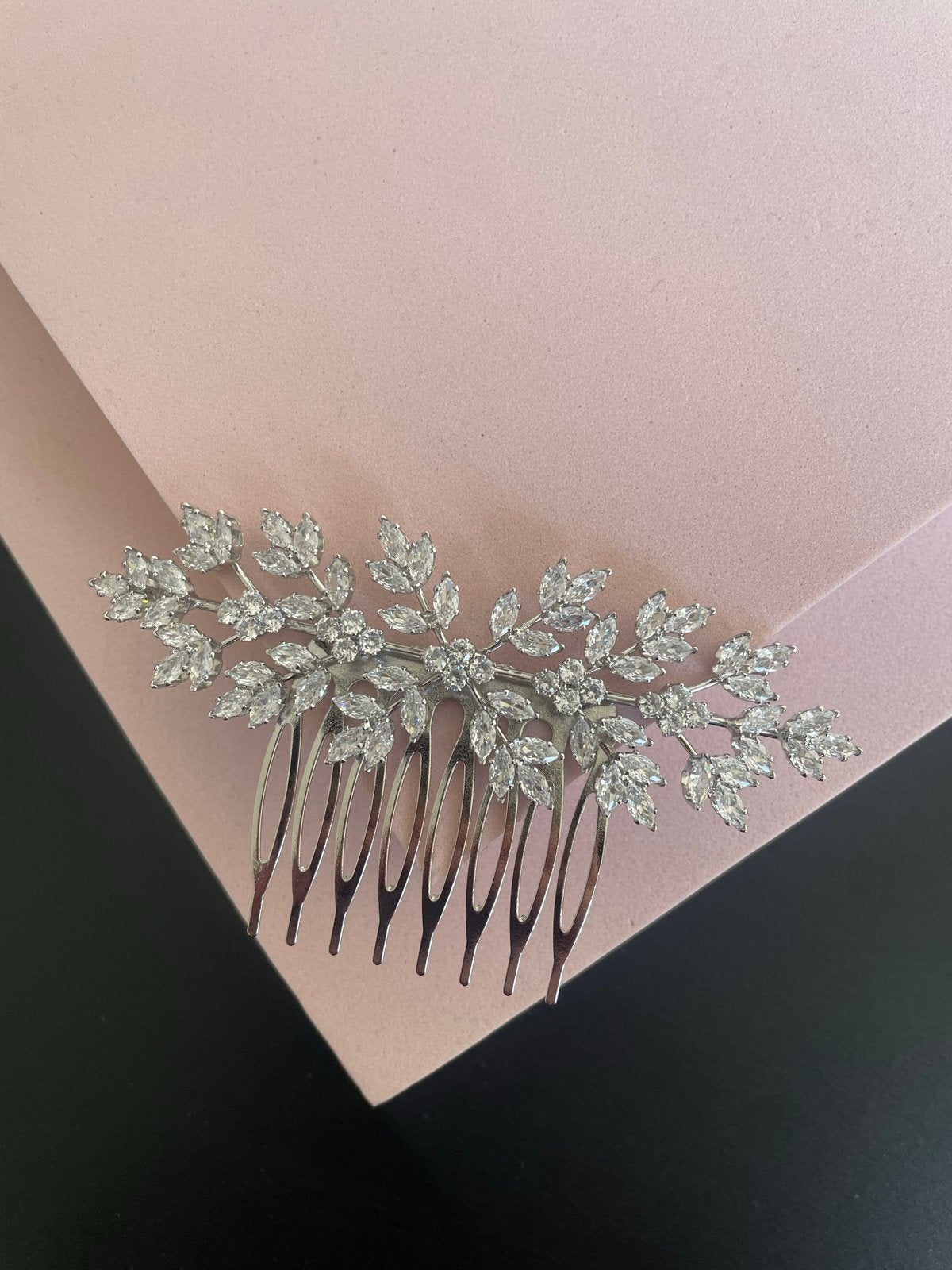 Haarkam met Zirconia Steentjes tiara kroon- A+ Kwaliteit, Ophalen of Verzenden, Nieuw