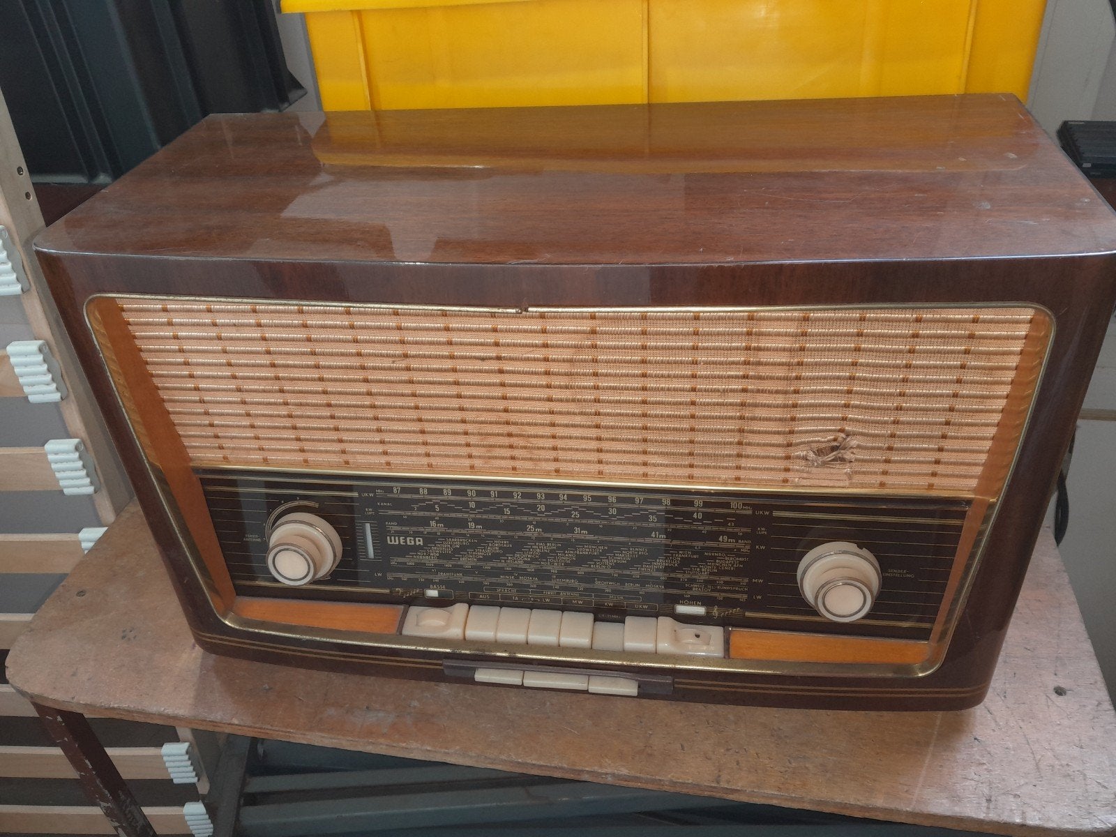 Wega  315 buizenradio, Antiek en Kunst, Antiek | Tv's en Audio, Ophalen of Verzenden