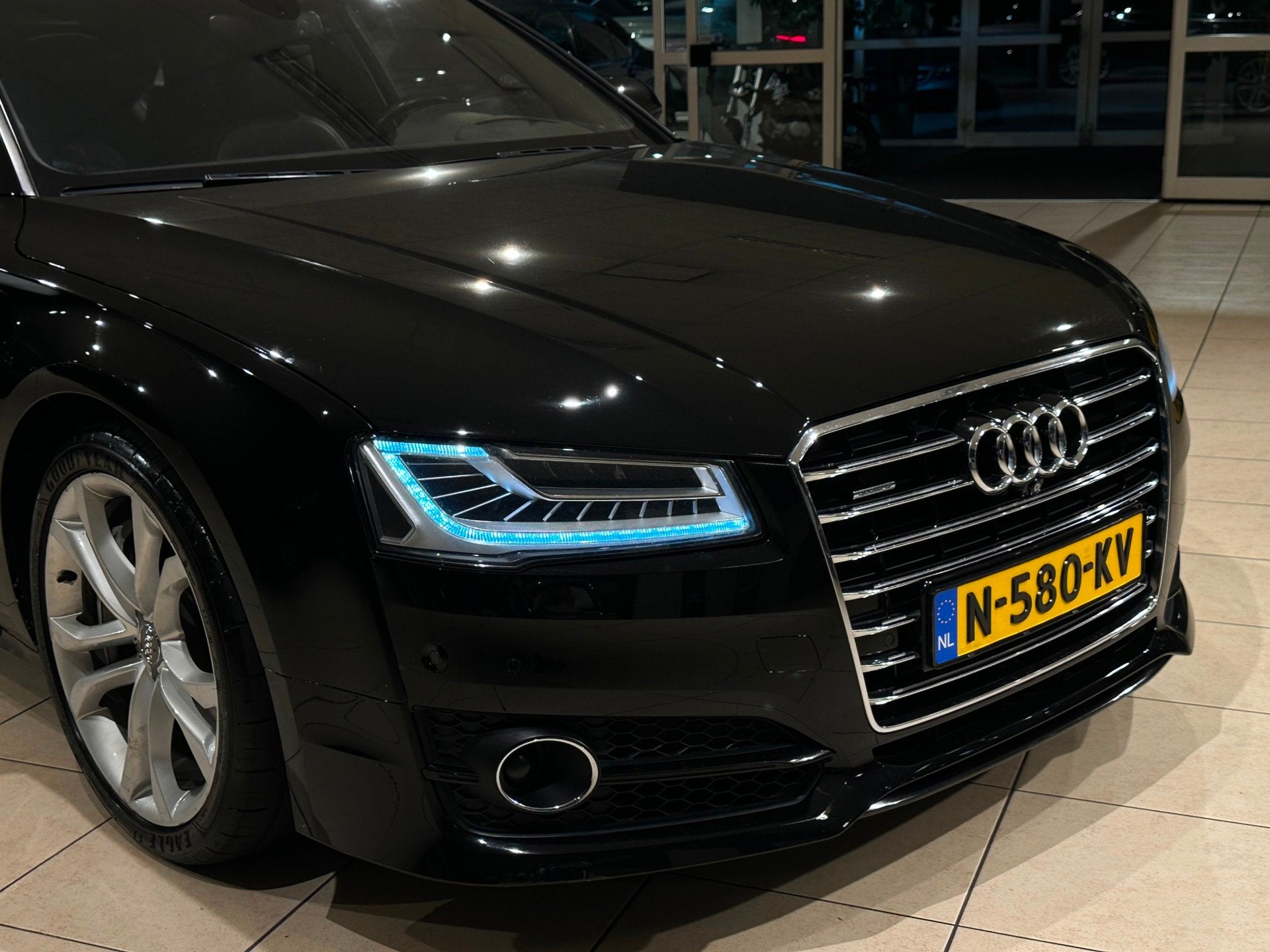 Audi A8 4.2 TDI Quattro Lang Pro Line+ Edition21 Audi Exclus, Auto's, Automaat, Gebruikt, Adaptive Cruise Control, 255 €/maand