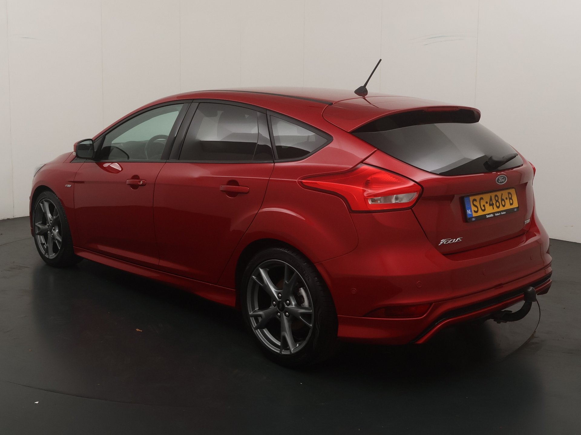 Ford Focus EcoBoost 125 pk ST-Line | Trekhaak | Voorruit ver, Gebruikt, Origineel Nederlands, 3 cilinders, 999 cc