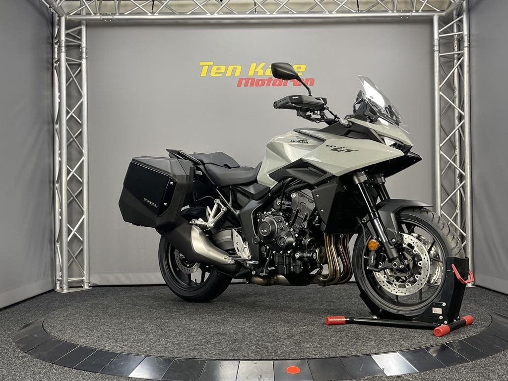 Honda CB 1000 GT, Bedrijf, Sport, Traction Control, Meer dan 35 kW