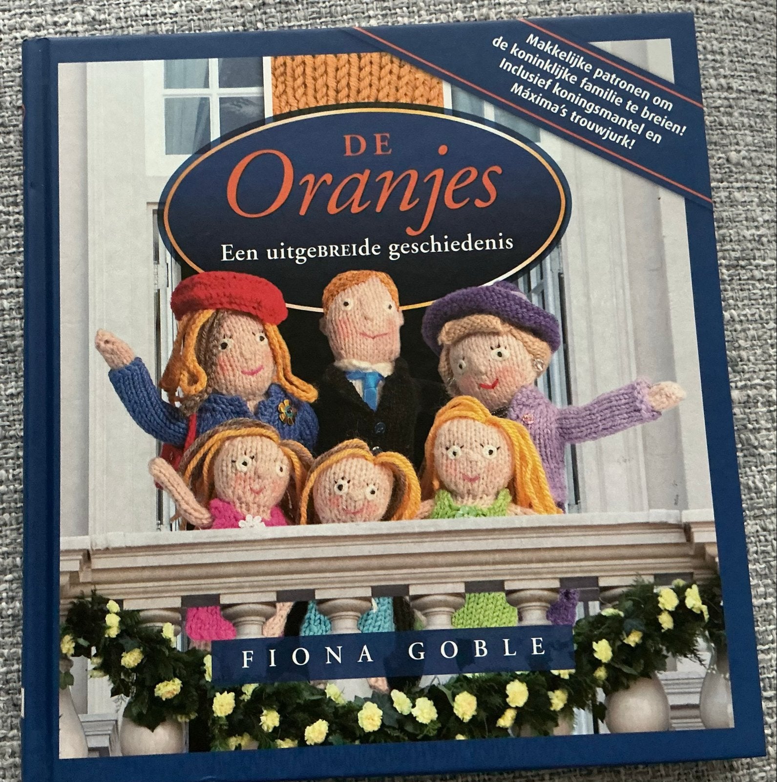 De Oranjes: Een uitgebreide geschiedenis - Breiboek, Hobby en Vrije tijd, Ophalen of Verzenden, Zo goed als nieuw
