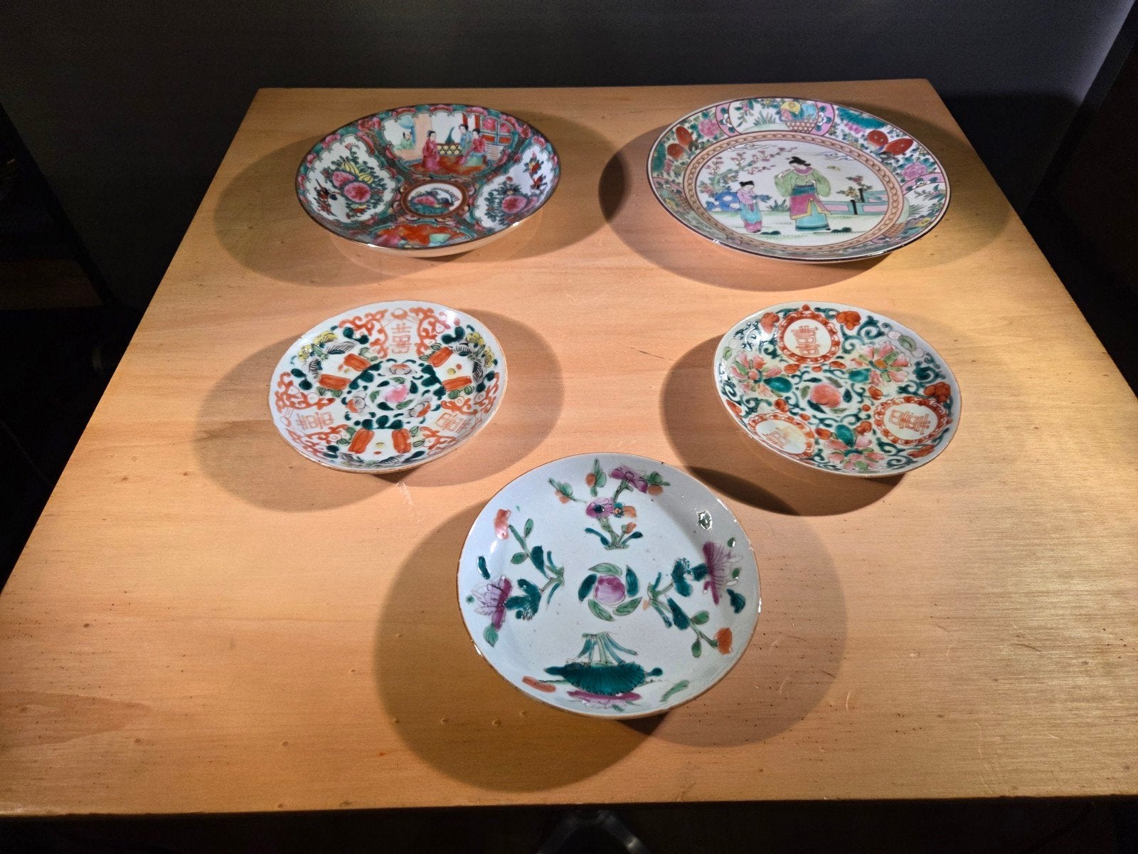 AD46 Diverse kleurrijke Chinese borden en bordjes, Antiek en Kunst, Ophalen of Verzenden