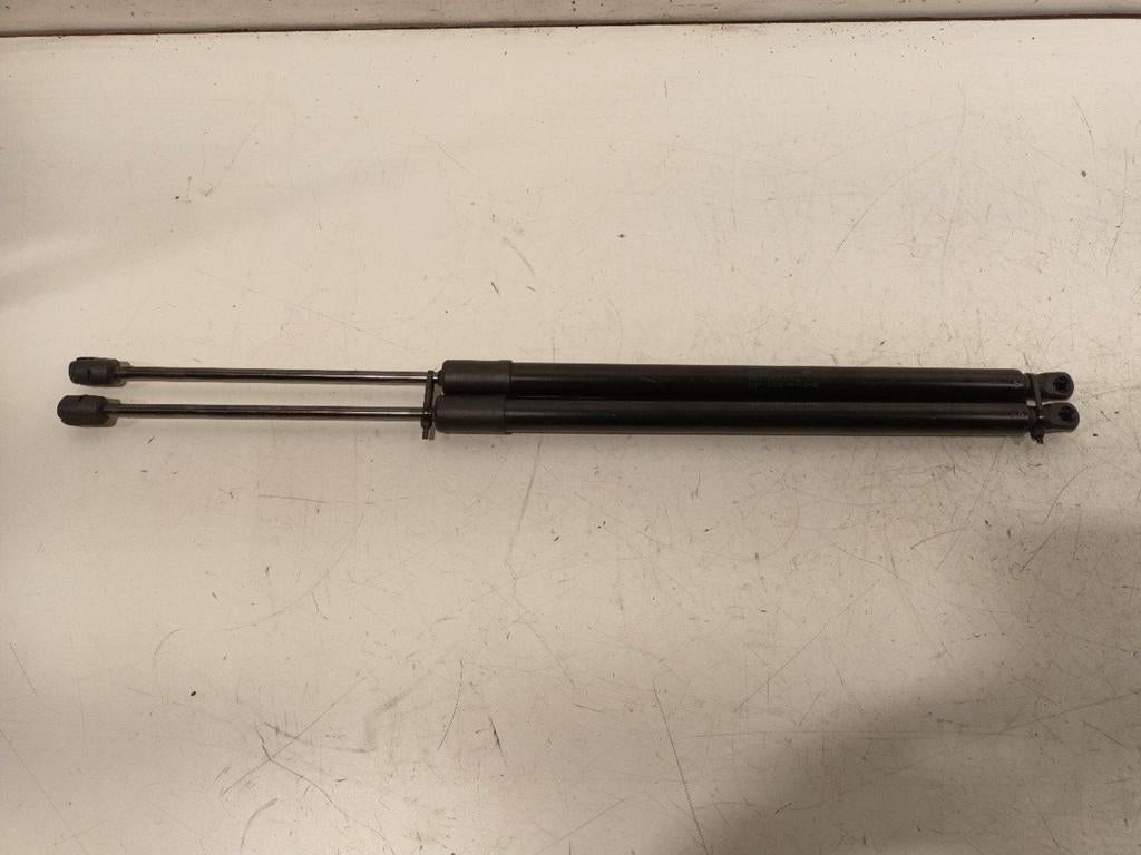 Gasdrukveerset achter Skoda Karoq, Onderdelen@venauto.nl, Van der Ven Autorecycling B.V., Gebruikt, Ettenseweg 76, 4706 PB Roosendaal, The Netherlands