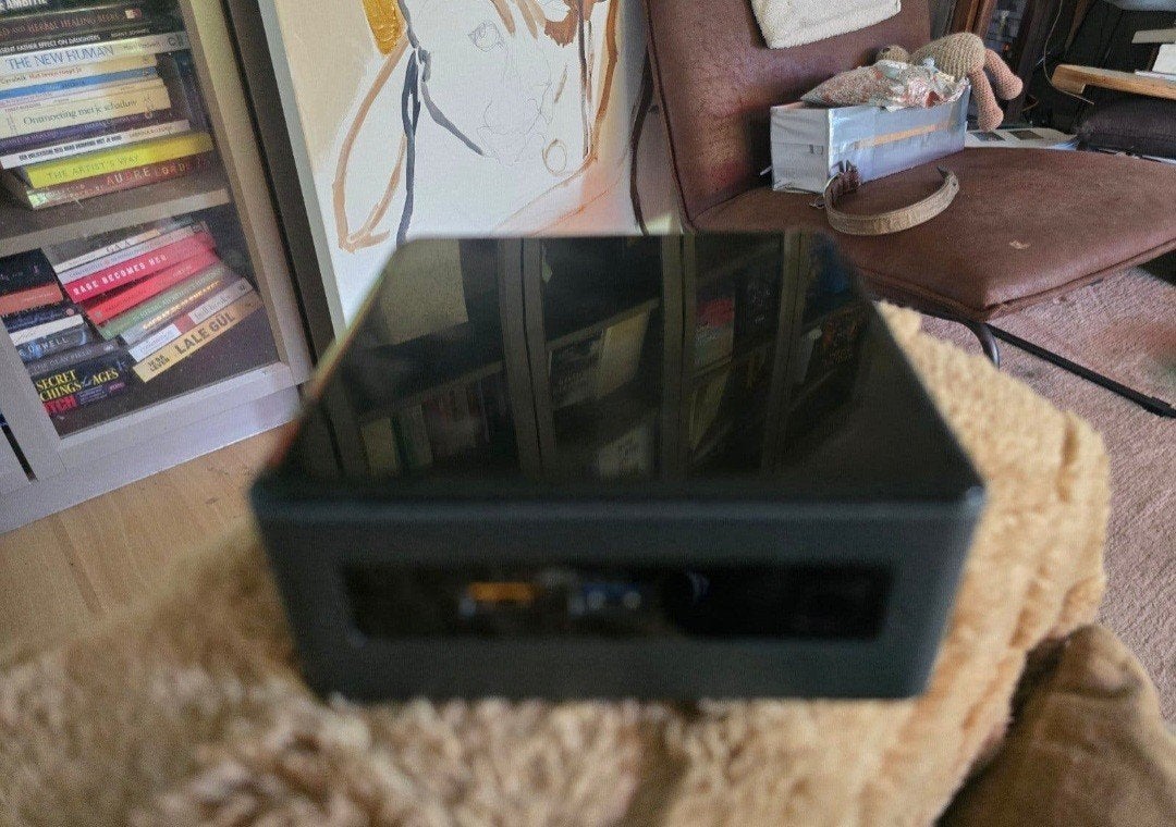 Mini PC met Intel NUC met toetsenbord en muisMini PC met Int, Gebruikt, 2 tot 3 Ghz, Intel NUC, Ophalen of Verzenden