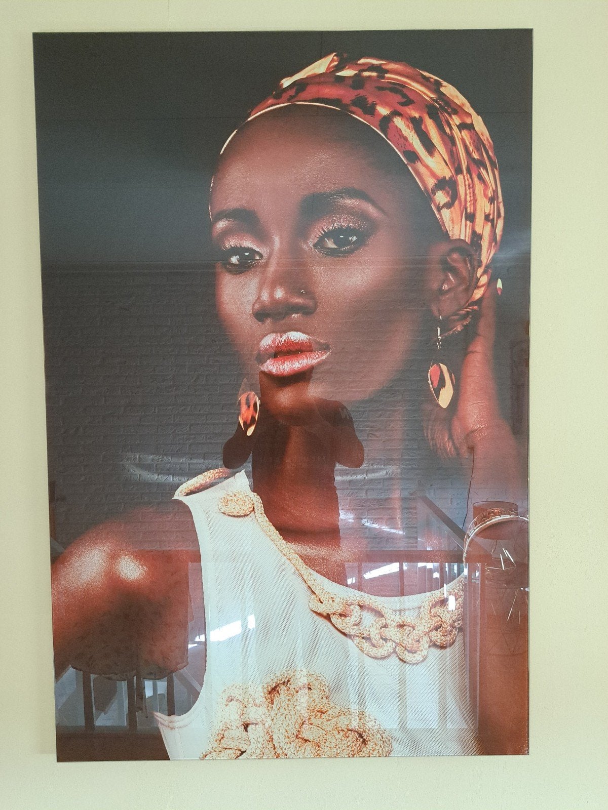Prachtig glasschilderij afrikaanse vrouw., Huis en Inrichting, Woonaccessoires | Schilderijen, Tekeningen en Foto's, Ophalen, 75 – 100