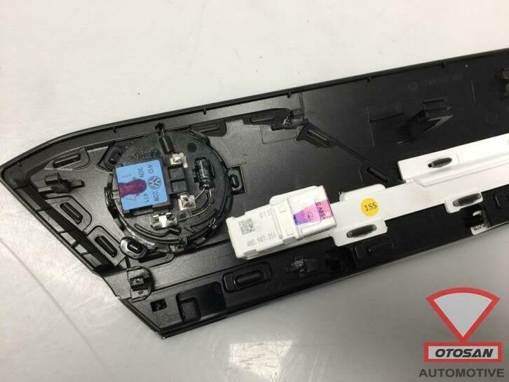 vw touareg 2018 deurlijst led links voor 760867967 761947225, Auto-onderdelen, Gebruikt, Volkswagen, Volkswagen AG, Berliner Ring 2
38440  Wolfsburg, DE