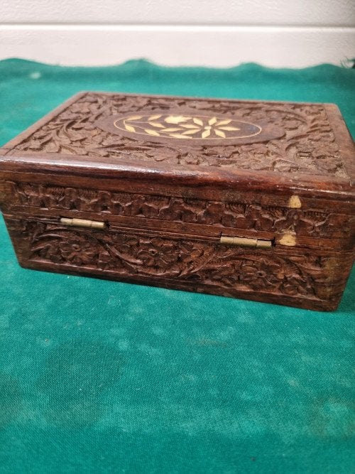 kistje van bewerkt hout vintage, Antiek en Kunst, Curiosa en Brocante, Ophalen of Verzenden