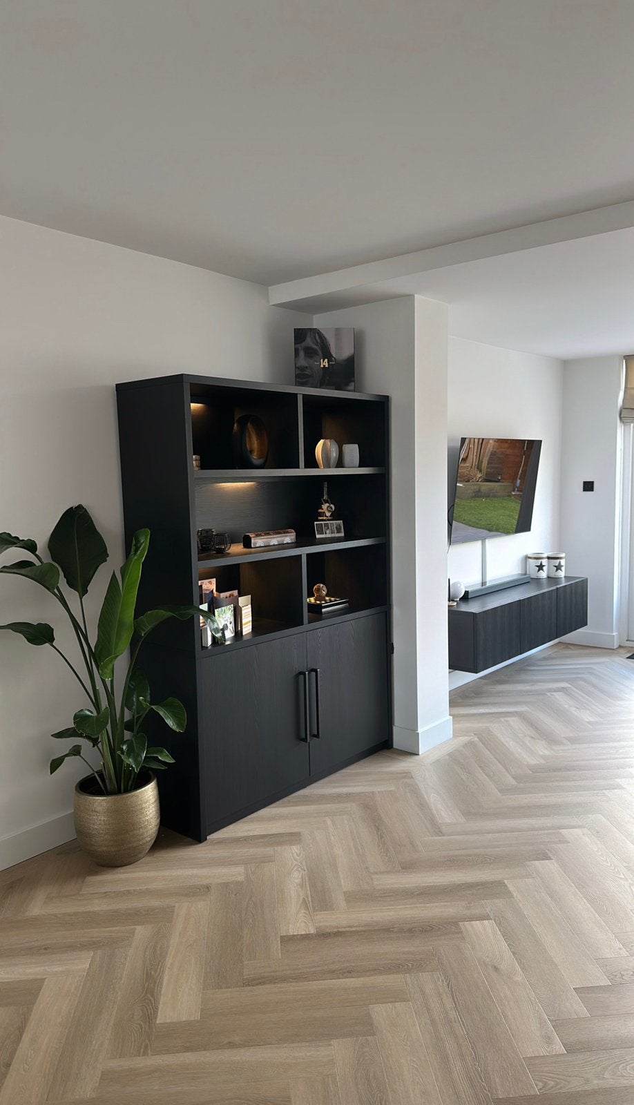 Wandkast met led, Ophalen, Zo goed als nieuw, 25 tot 50 cm, 150 tot 200 cm