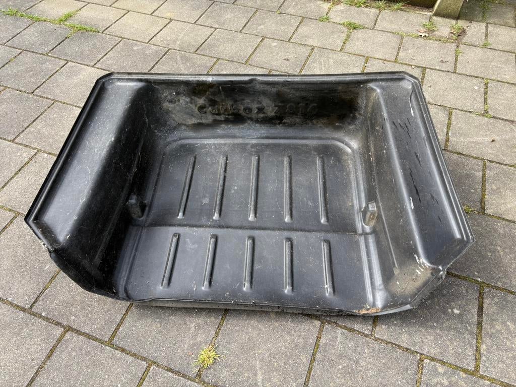 Kofferbakschaal Suzuki Jimny, Ophalen
