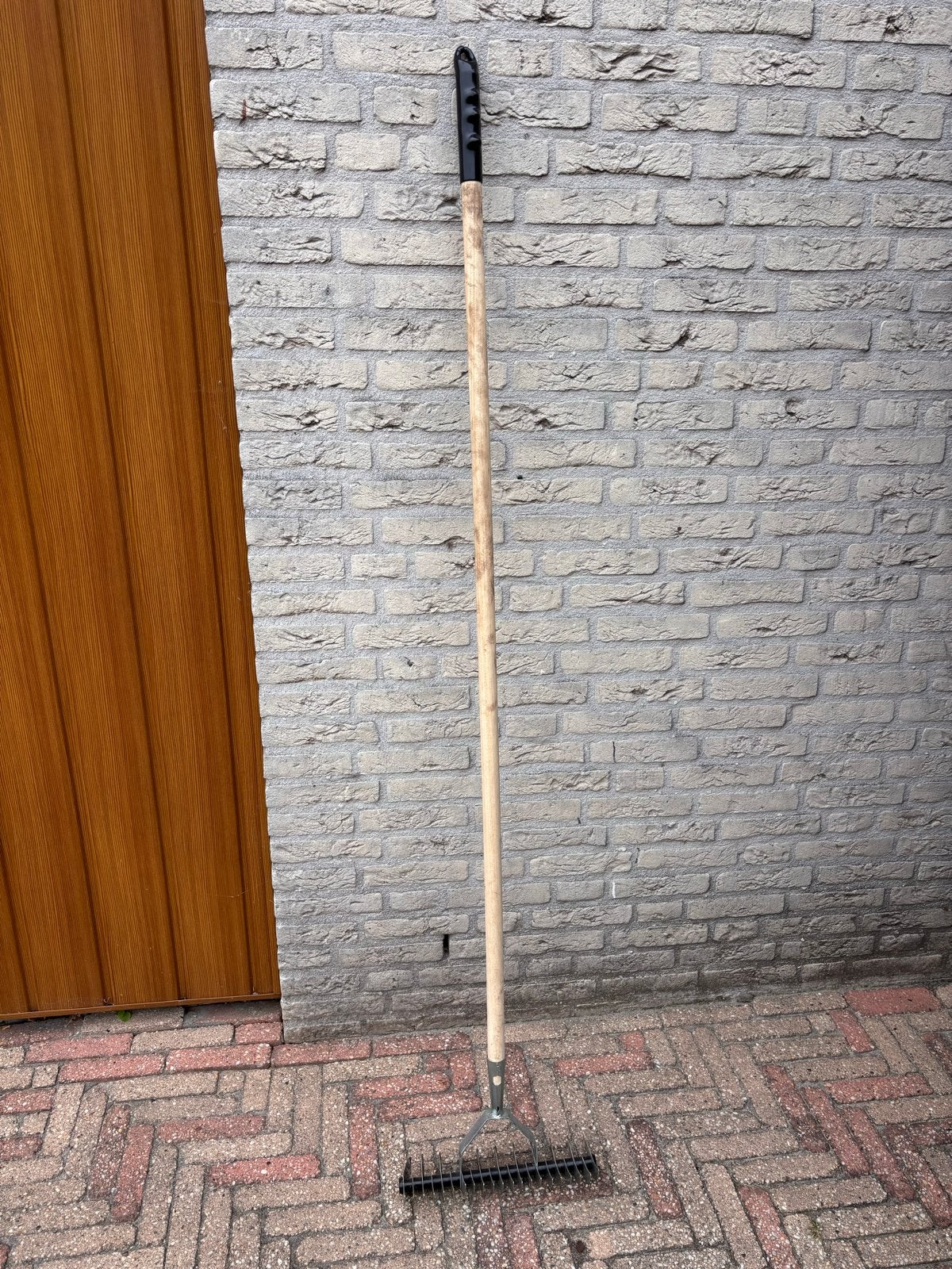 Verticuteerhark met houten steel, Ophalen, Gebruikt, Hark