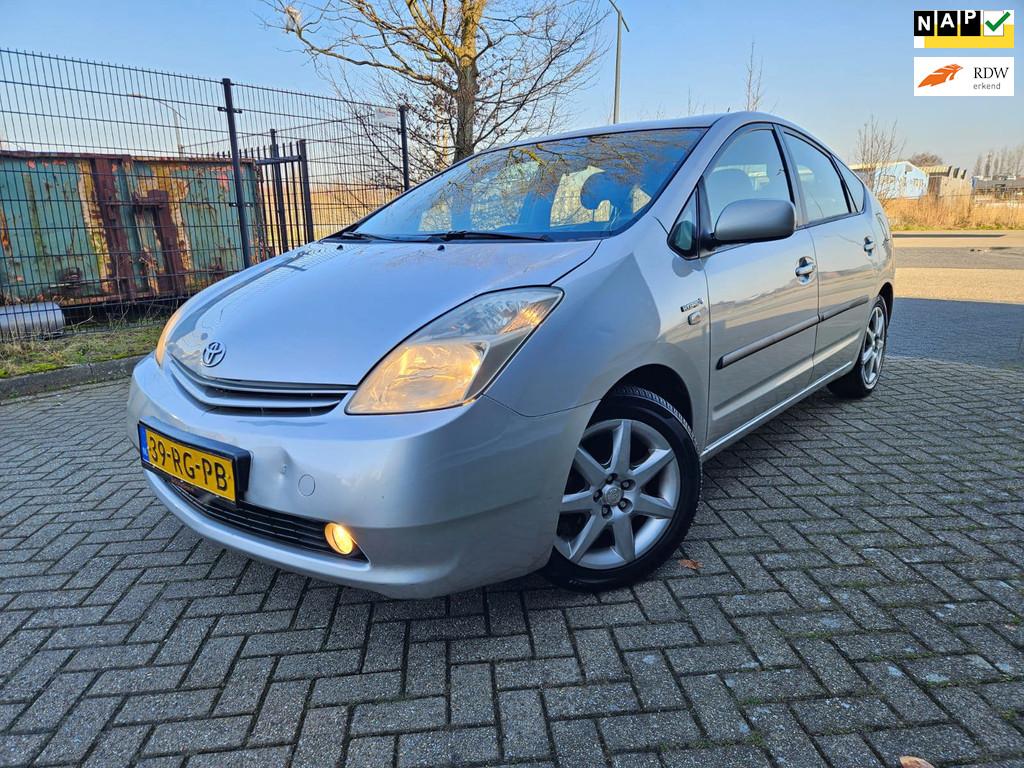 Toyota Prius 1.5 VVT-i Business GARANTIE met Bijna nieuw Hyb, Metallic lak, 1497 cc, Gebruikt, 4 cilinders