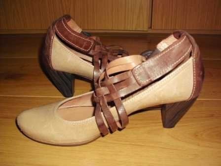 Pumps mt.39 Spiral beige met bruin leren bandjes prima staat, Pumps, Spiral, Beige, Ophalen of Verzenden