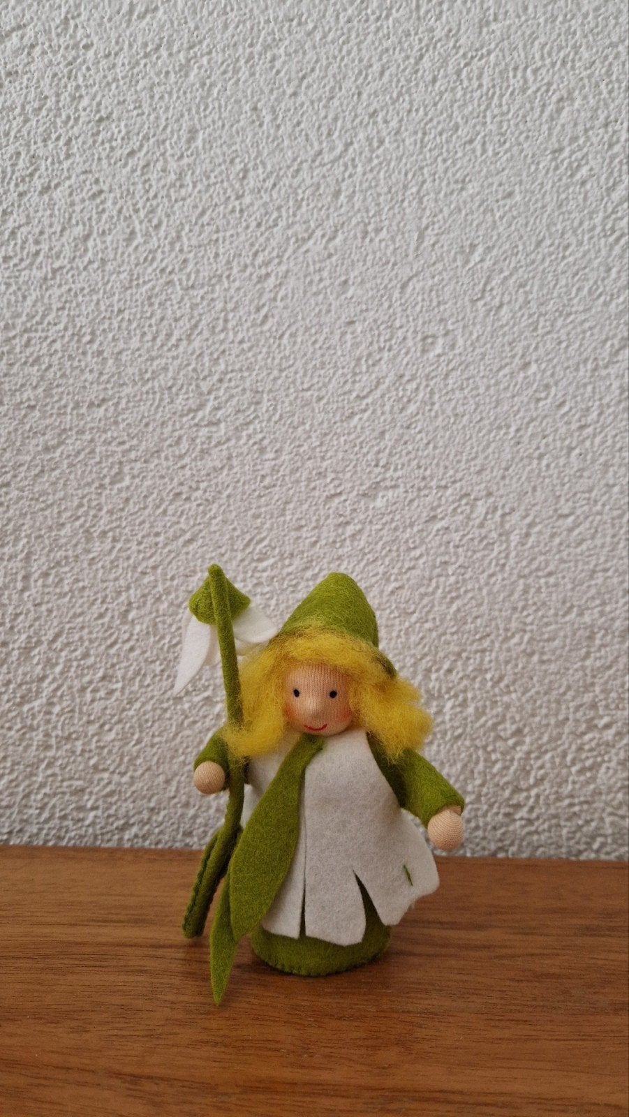 sneeuwklokjes poppetje van wolvilt, Ophalen of Verzenden, Figuurtje(s), Wolvilt