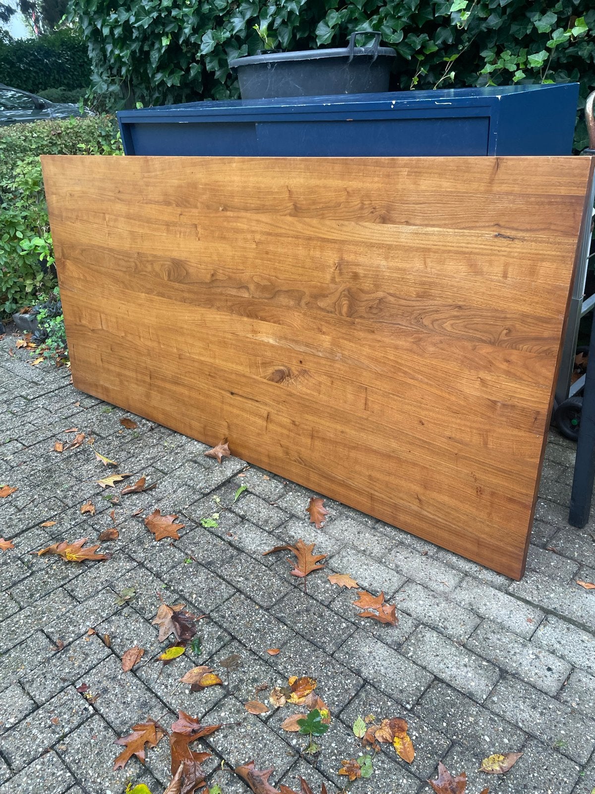 Massief houten tafel met metalen onderstel, Ophalen, Overige materialen, Gebruikt, 200 cm of meer