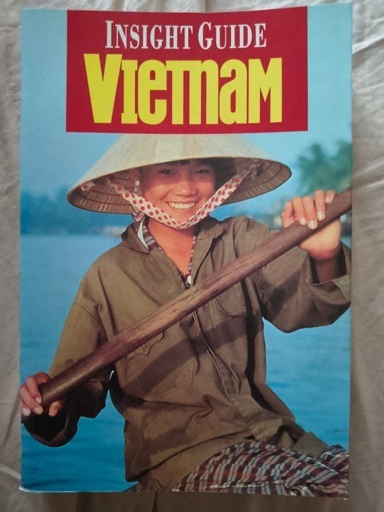Insight Guide Vietnam - Reisgids, Overige merken, Ophalen of Verzenden, Zo goed als nieuw, Reisgids of -boek