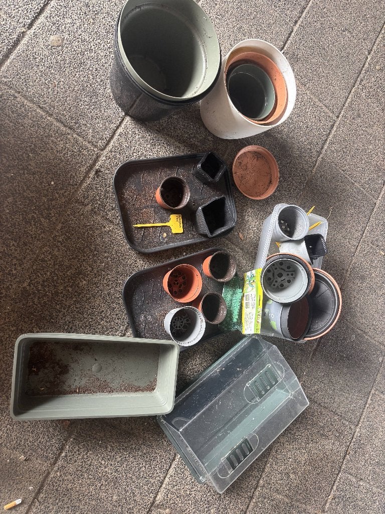 Klein kweekkasje  plus allerlei plantenbakken, Ophalen, Kunststof, Gebruikt, Minder dan 30 cm
