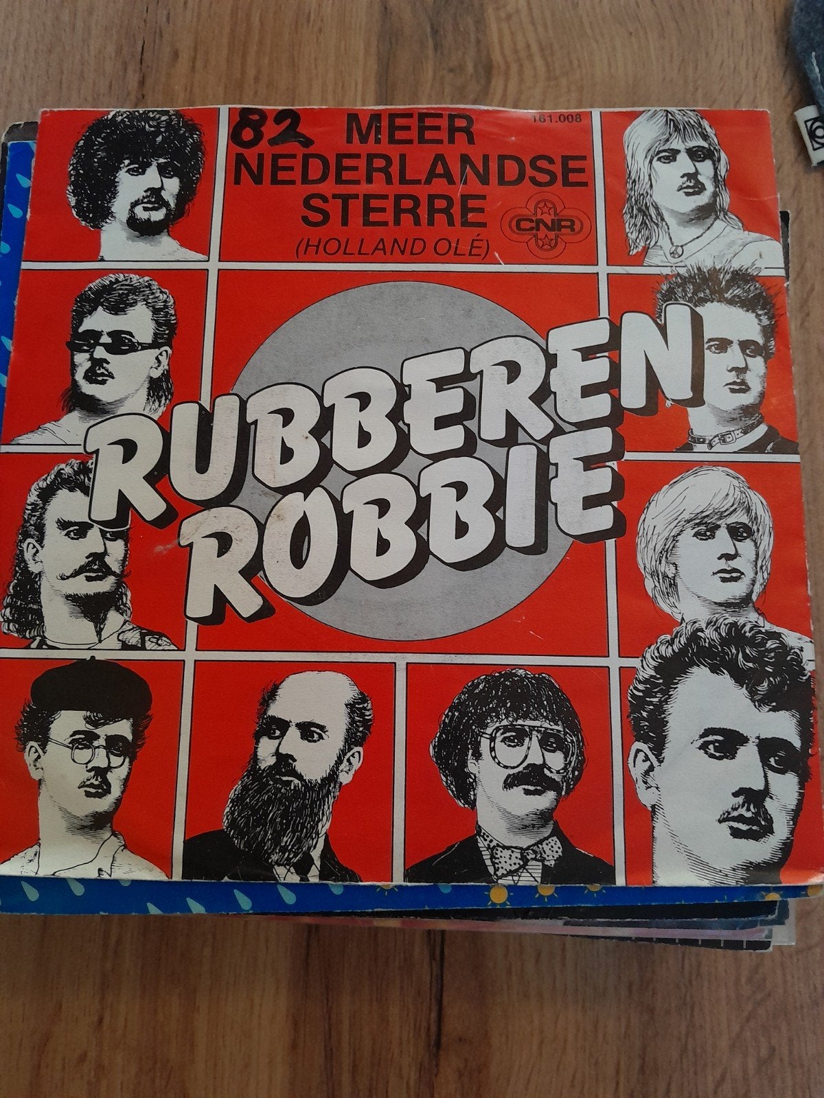rubberen robbie 7inch meer nederlandse sterre/holland ole, Cd's en Dvd's, Ophalen of Verzenden, Zo goed als nieuw, Nederlandstalig